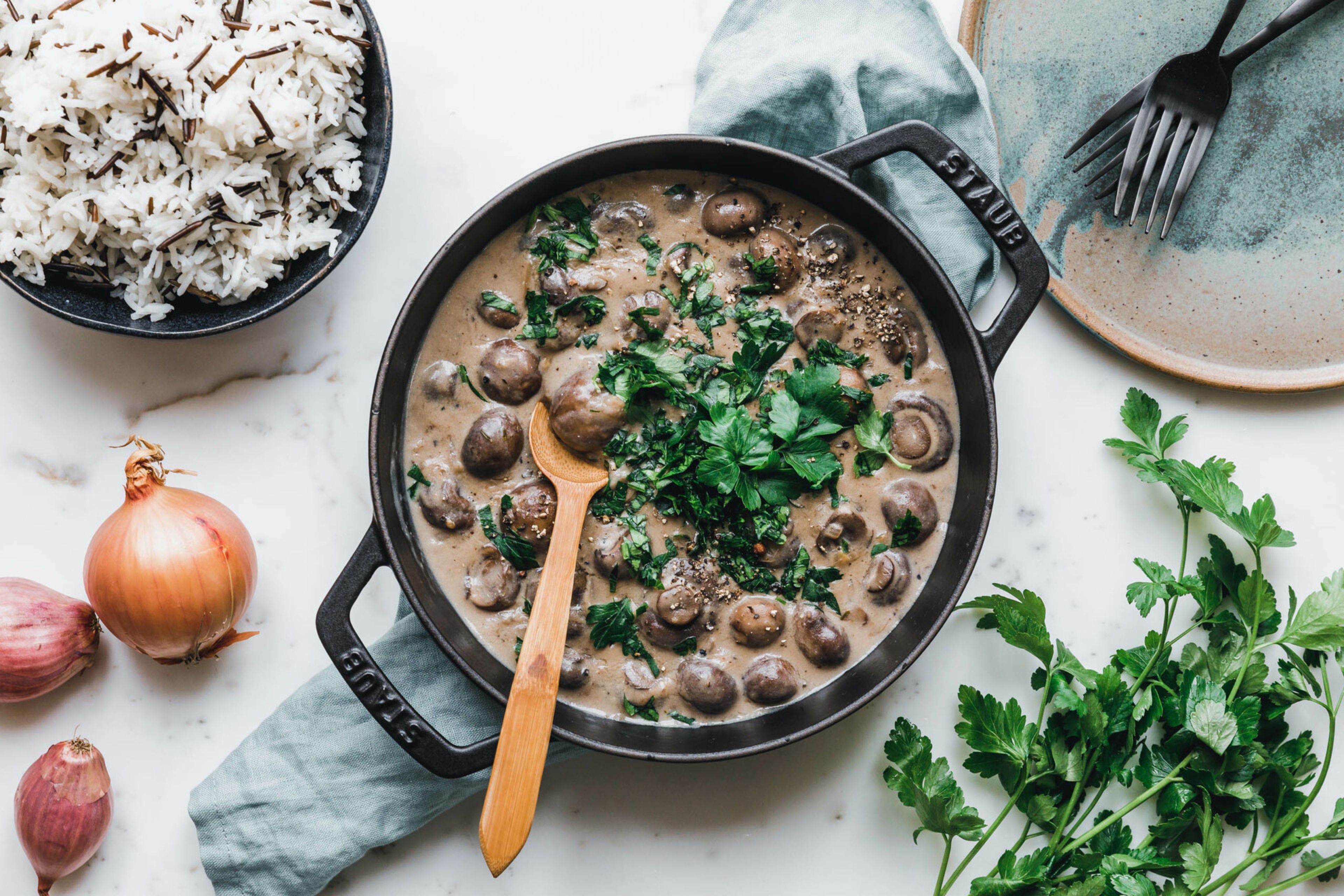 Vegan creamed mushrooms