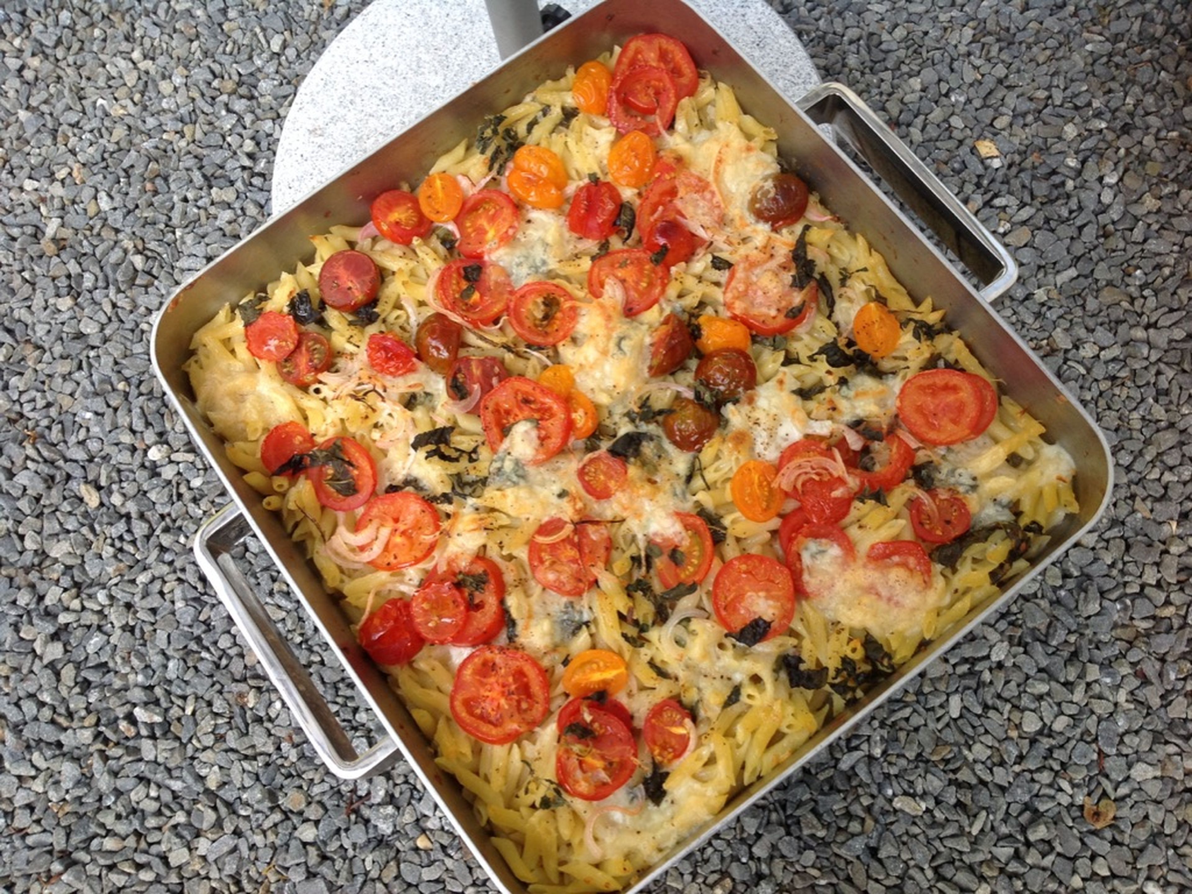 Macaroni casserole with mozzarella and anchovy