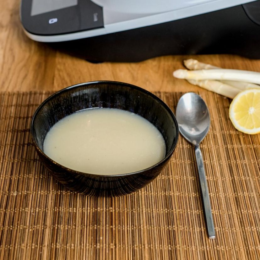 Spargelsuppe aus Spargelschalen im Cookit