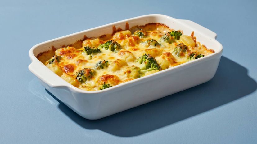 Cremiger Genuss: Brokkoli-Gnocchi-Auflauf mit Käse