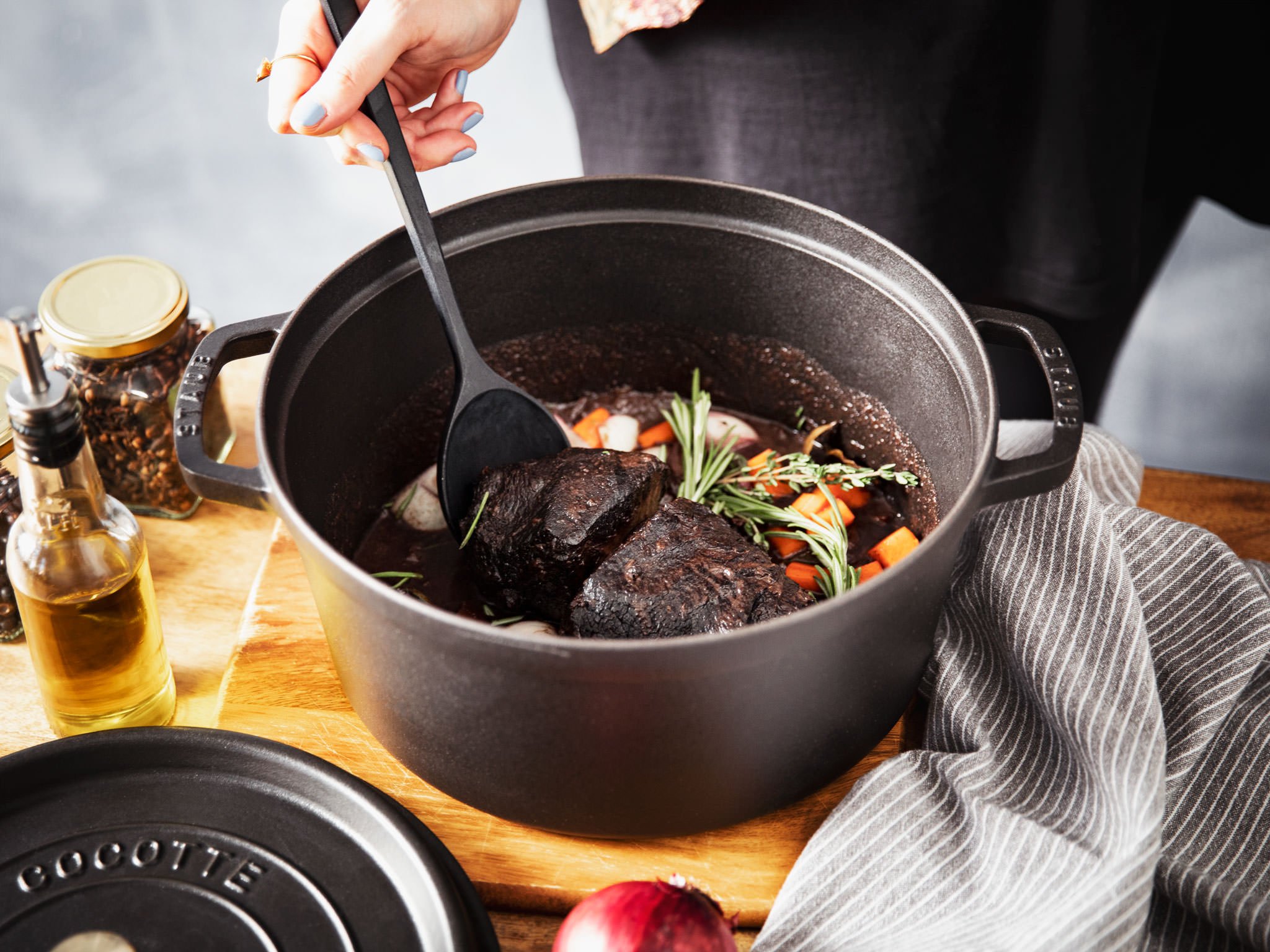 saftiger-sauerbraten-in-4-einfachen-schritten-stories-kitchen-stories