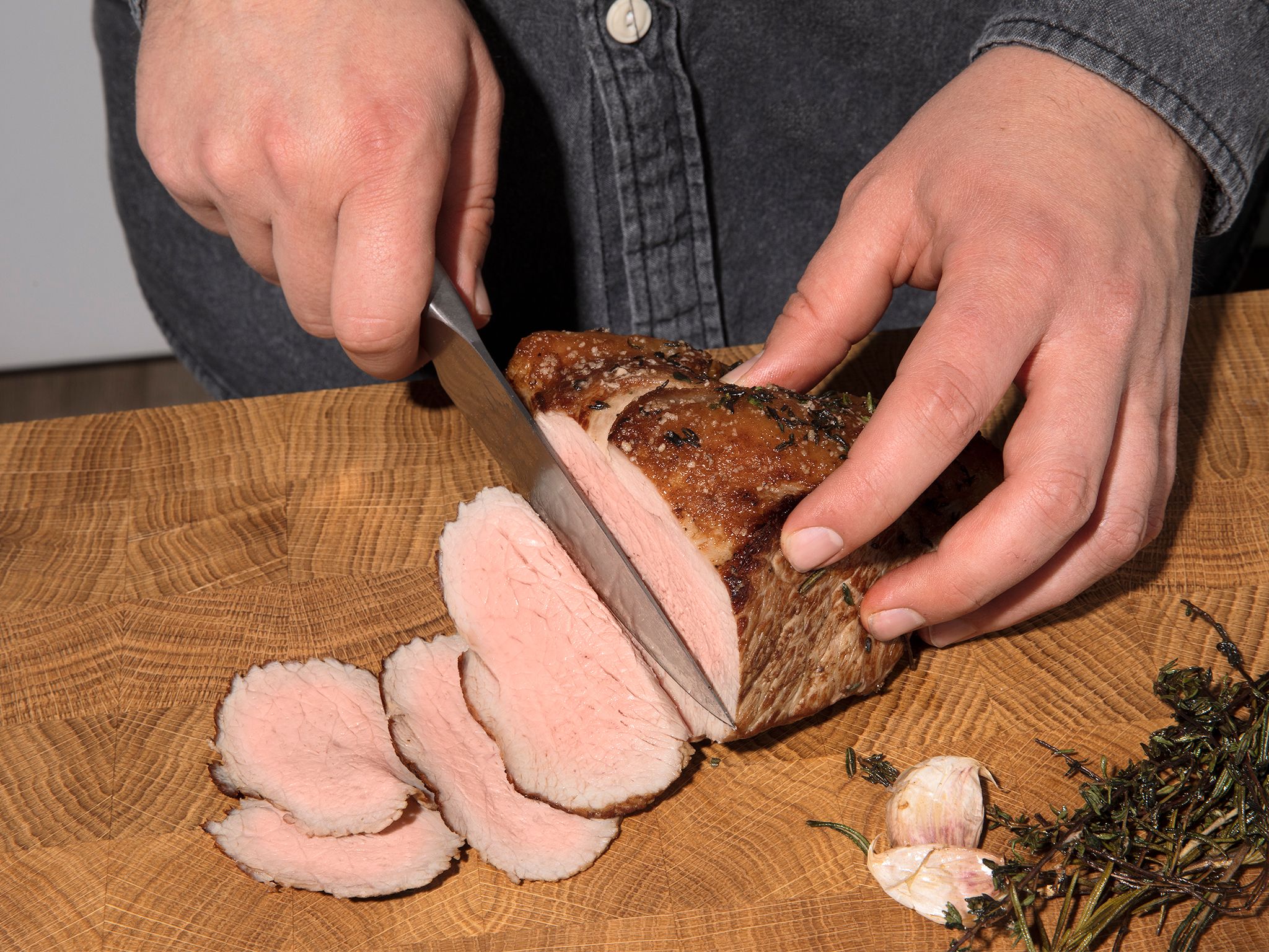 Vitello Tonnato mit roter Zwiebelmarmelade | Rezept | Kitchen Stories
