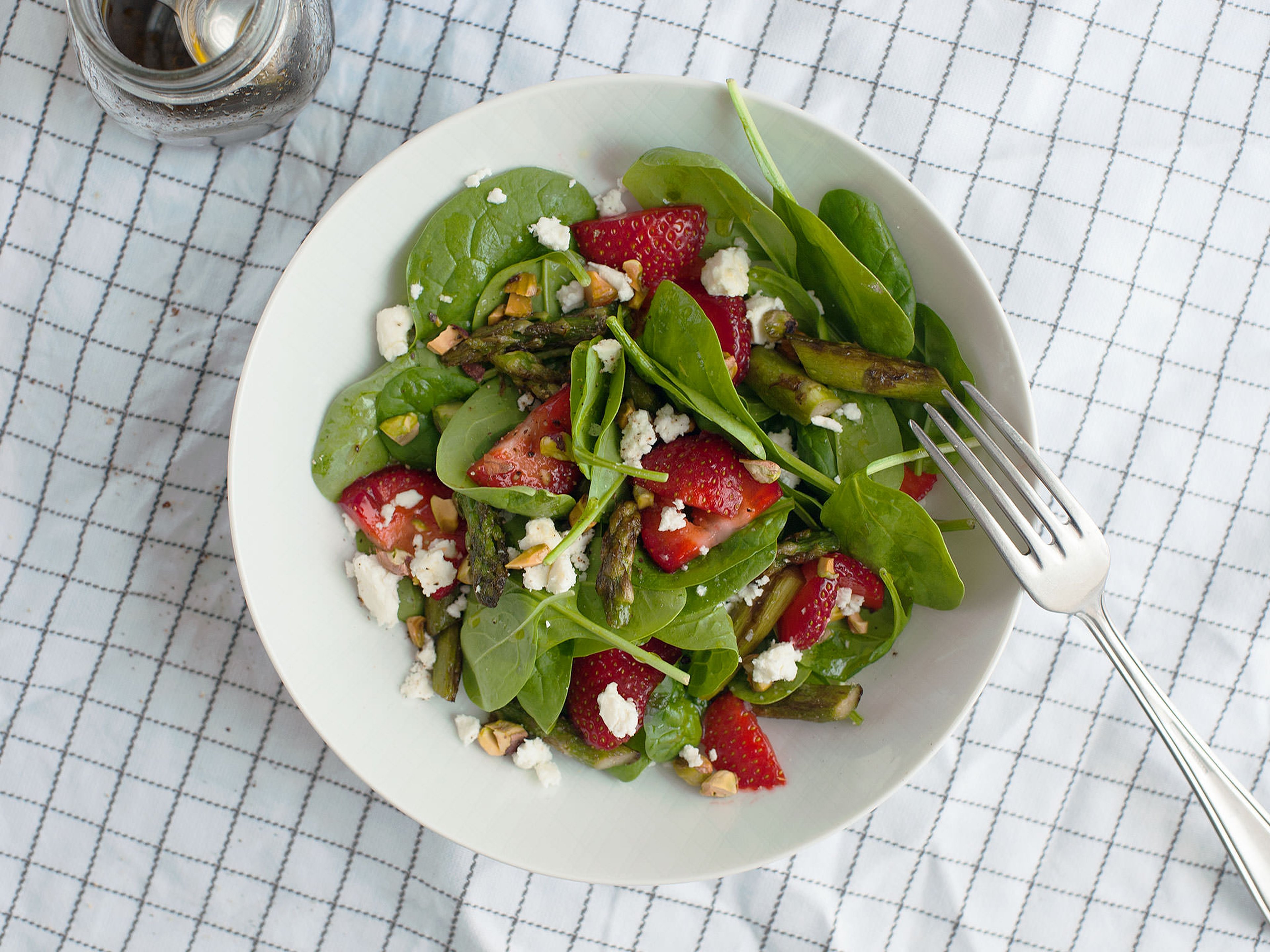 Light strawberry and asparagus salad