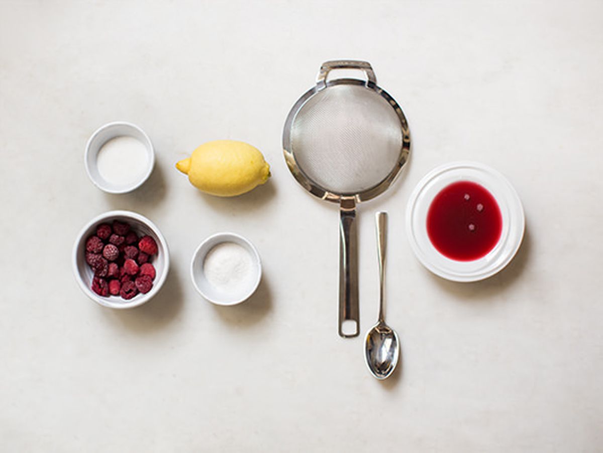 Simple berry sauce | Recipe | Kitchen Stories
