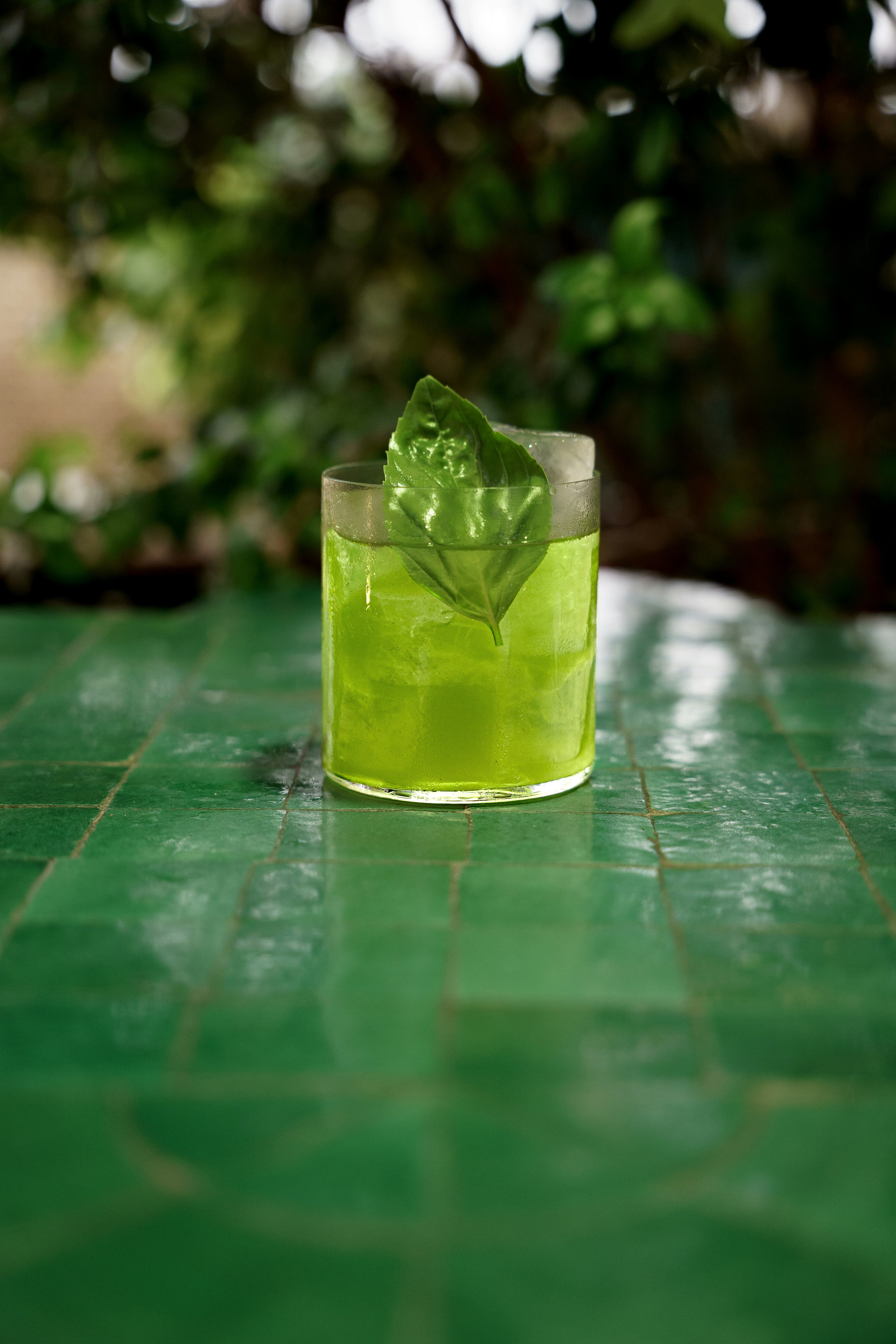 Basilikum Spritz statt Aperol – der Trend-Drink des Sommers