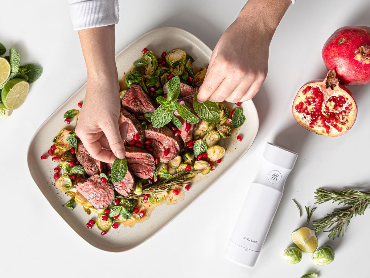 Sous vide beef fillet with Brussels sprouts | Recipe | Kitchen Stories