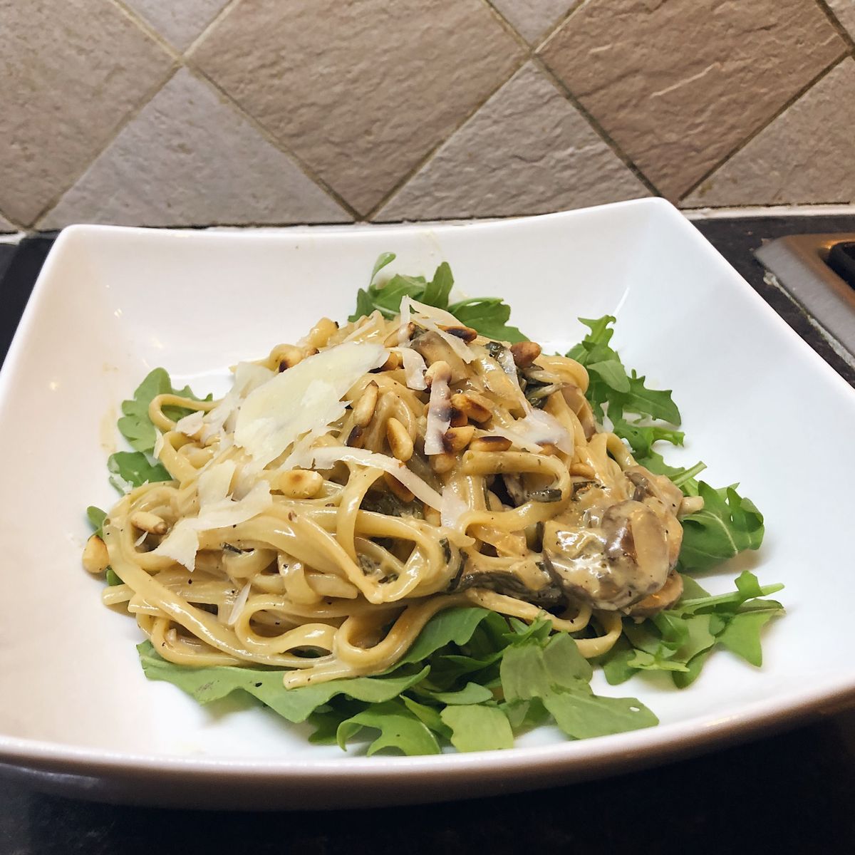 Mushroom and spinach linguine | Recipe | Kitchen Stories