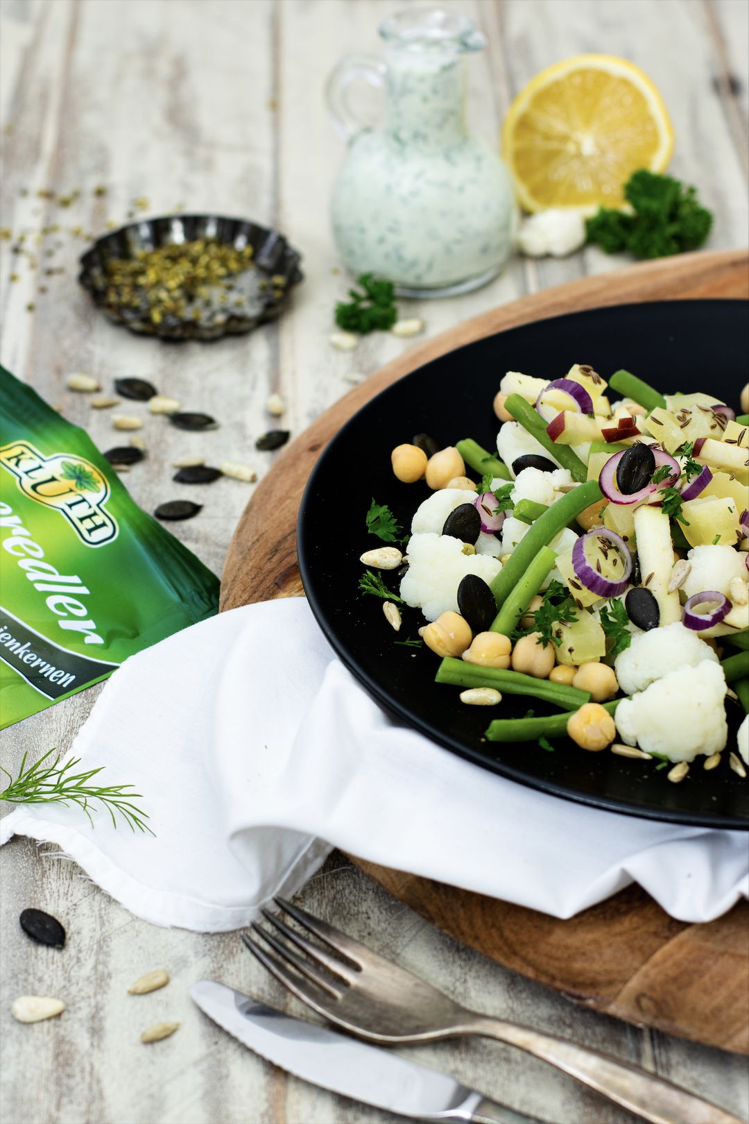 Blumenkohlsalat mit Kichererbsen und grünen Bohnen