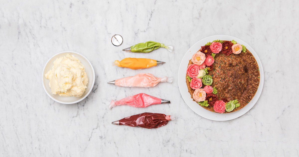 How to pipe buttercream flowers Recipe Kitchen Stories