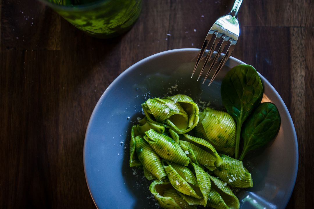 Pasta mit Spinatpesto | Rezept | Kitchen Stories