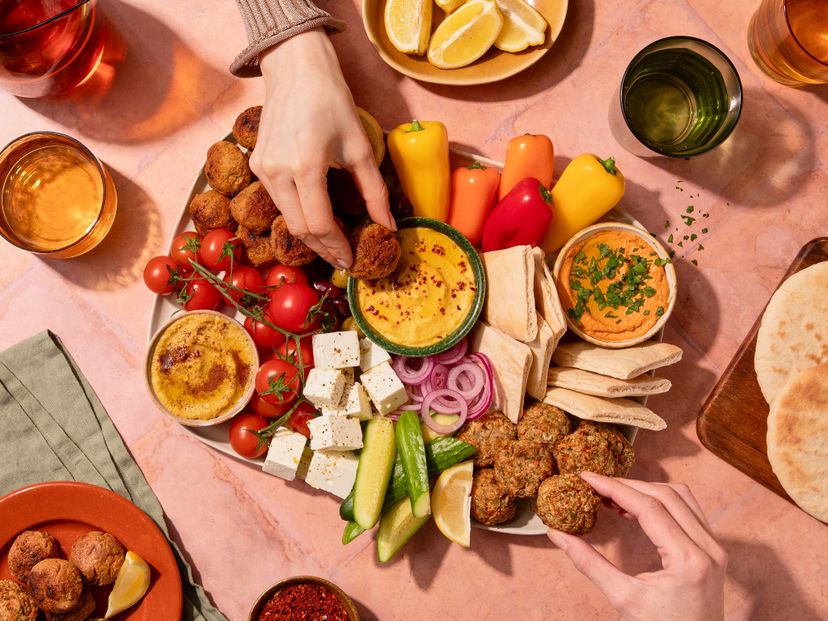 Snackification: So gelingen perfekte Snack-Platten für warme Tage