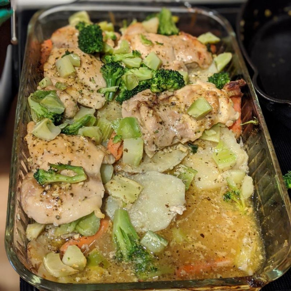 Baked chicken and potatoes | Recipe | Kitchen Stories
