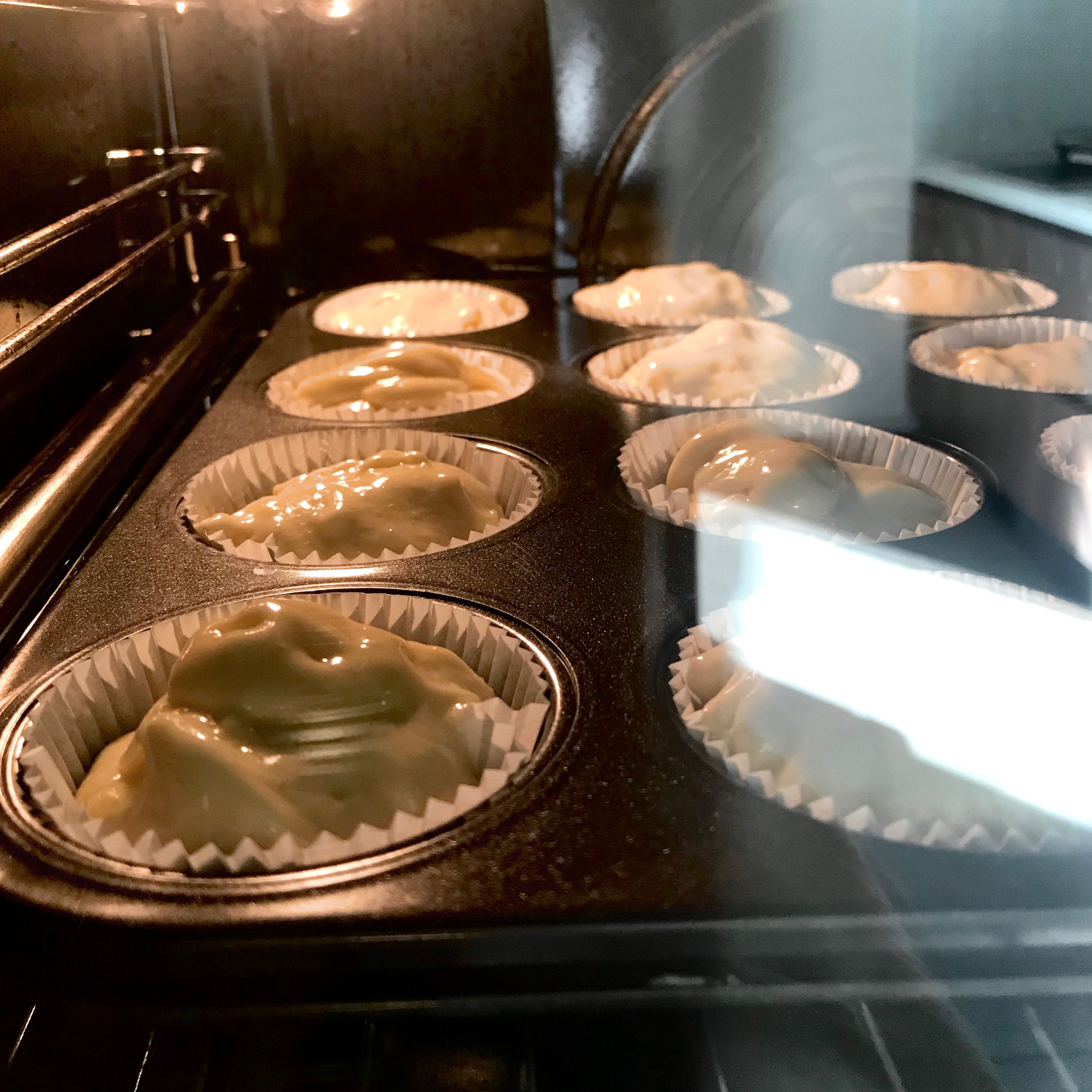 Bake your cupcakes at 180°C for 20 minutes and done! Enjoy!