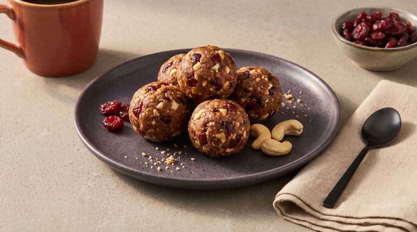 Fruchtige Cranberry-Energiebällchen für den kleinen Hunger zwischendurch