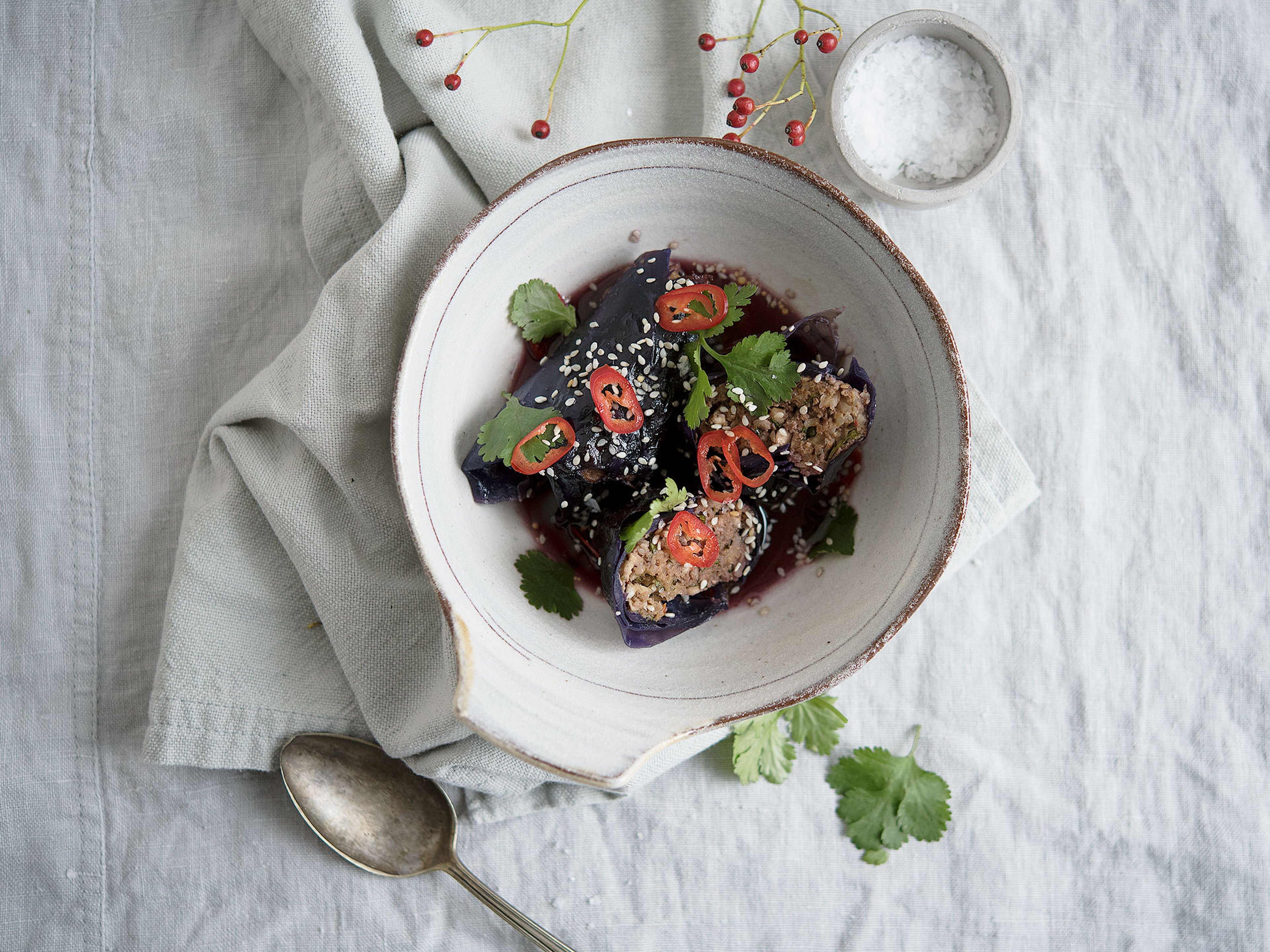 Mushroom-stuffed red cabbage rolls