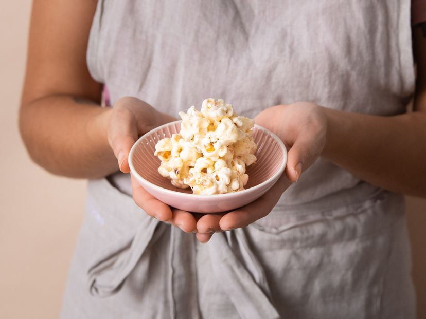 3-ingredient vanilla popcorn balls