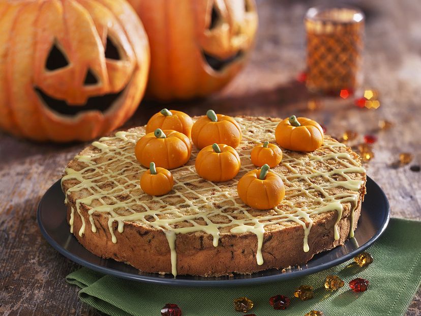 Saftiger Halloween-Kürbiskuchen