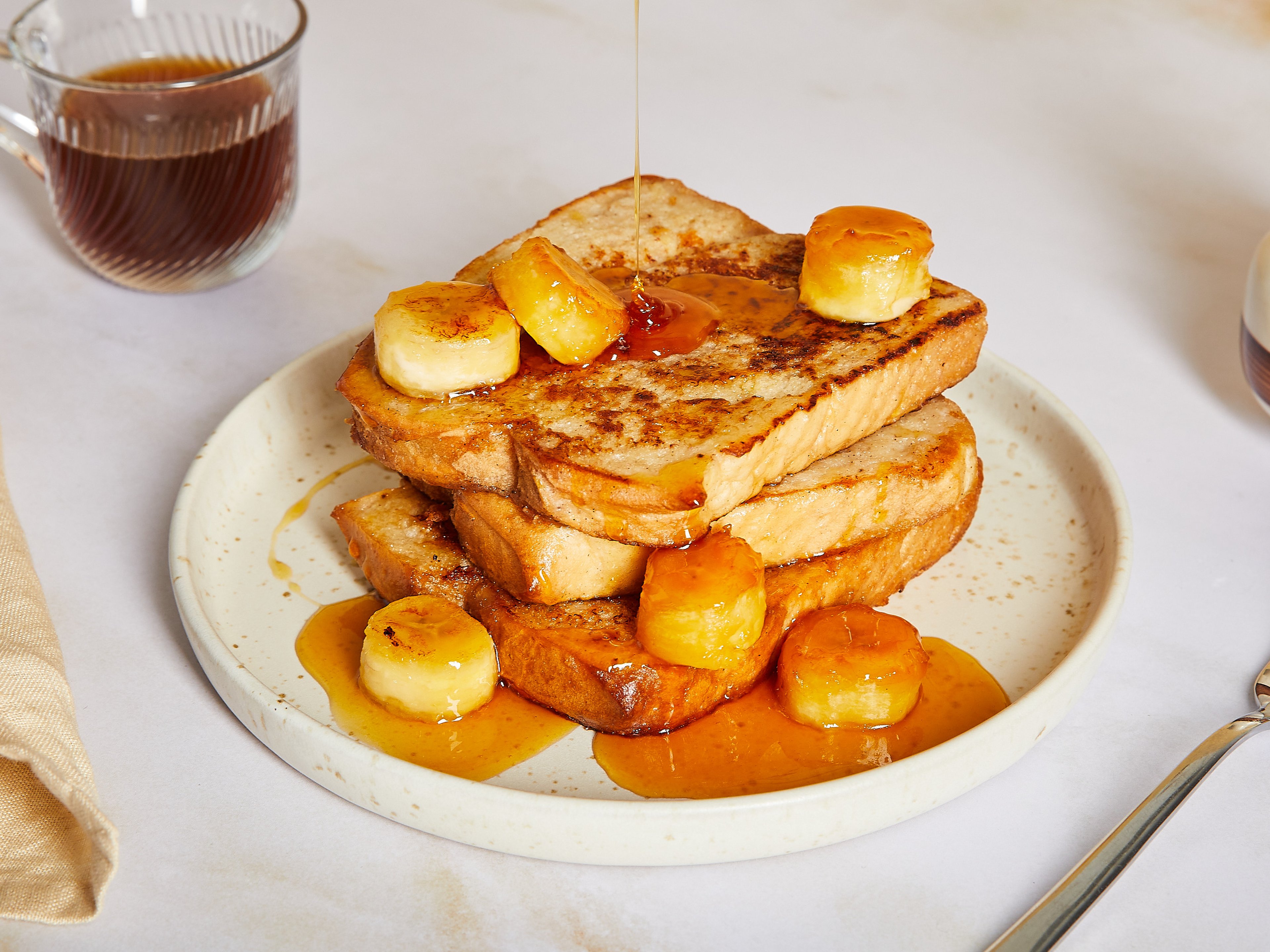 Vegane Armer Ritter (French Toast) mit karamellisierten Bananen