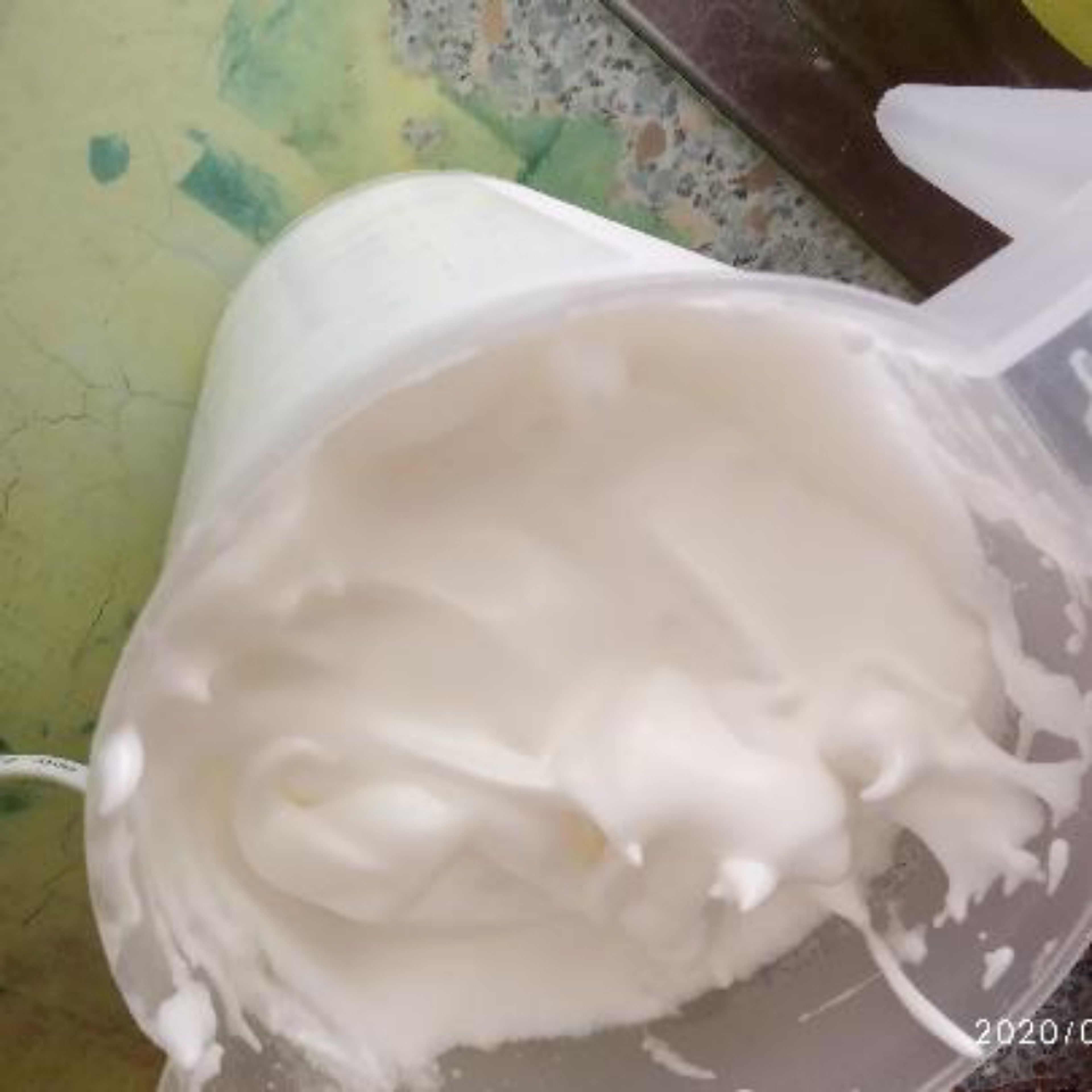 Make egg white foam