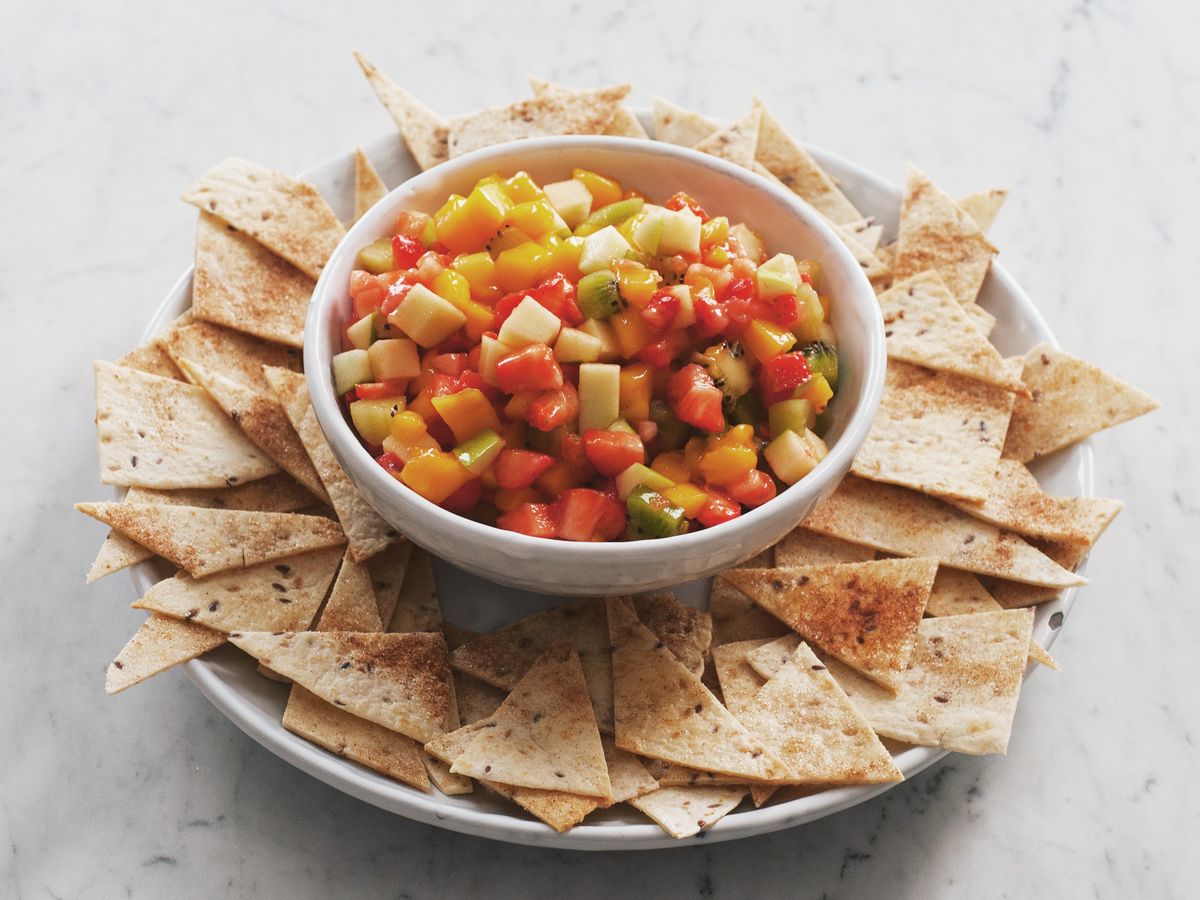 Fruit salsa with cinnamon nachos | Recipe | Kitchen Stories