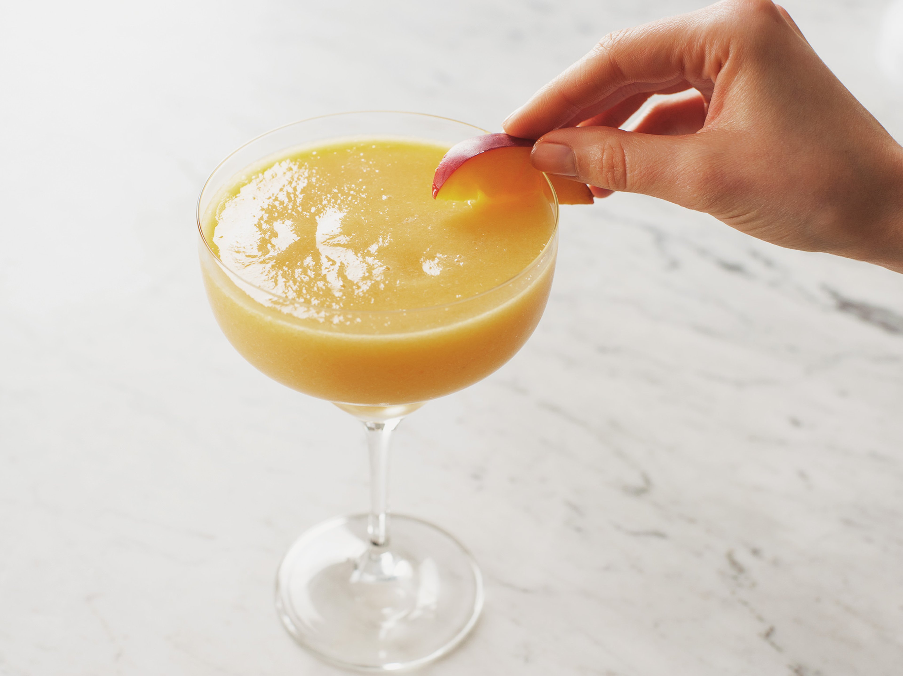 Ananas-Pfirsich-Slushie