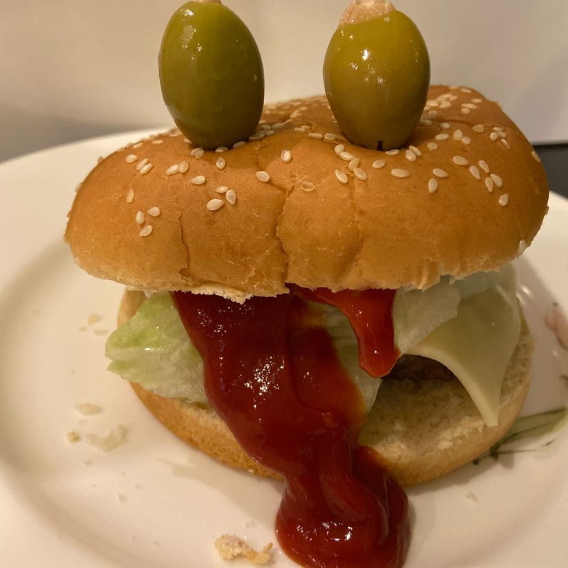 Halloween-Monster-Burger