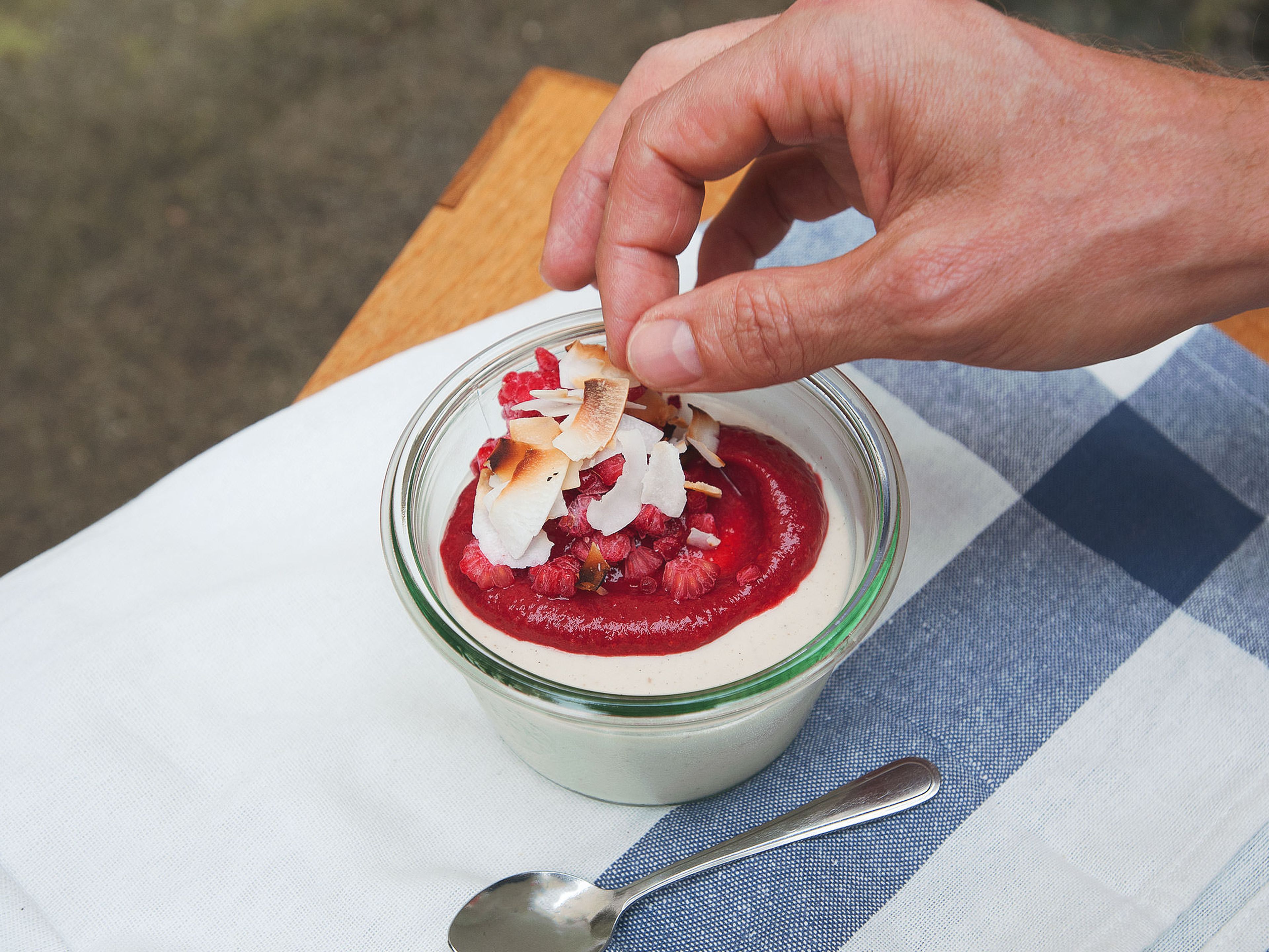 Bavarian cream with raspberry sauce