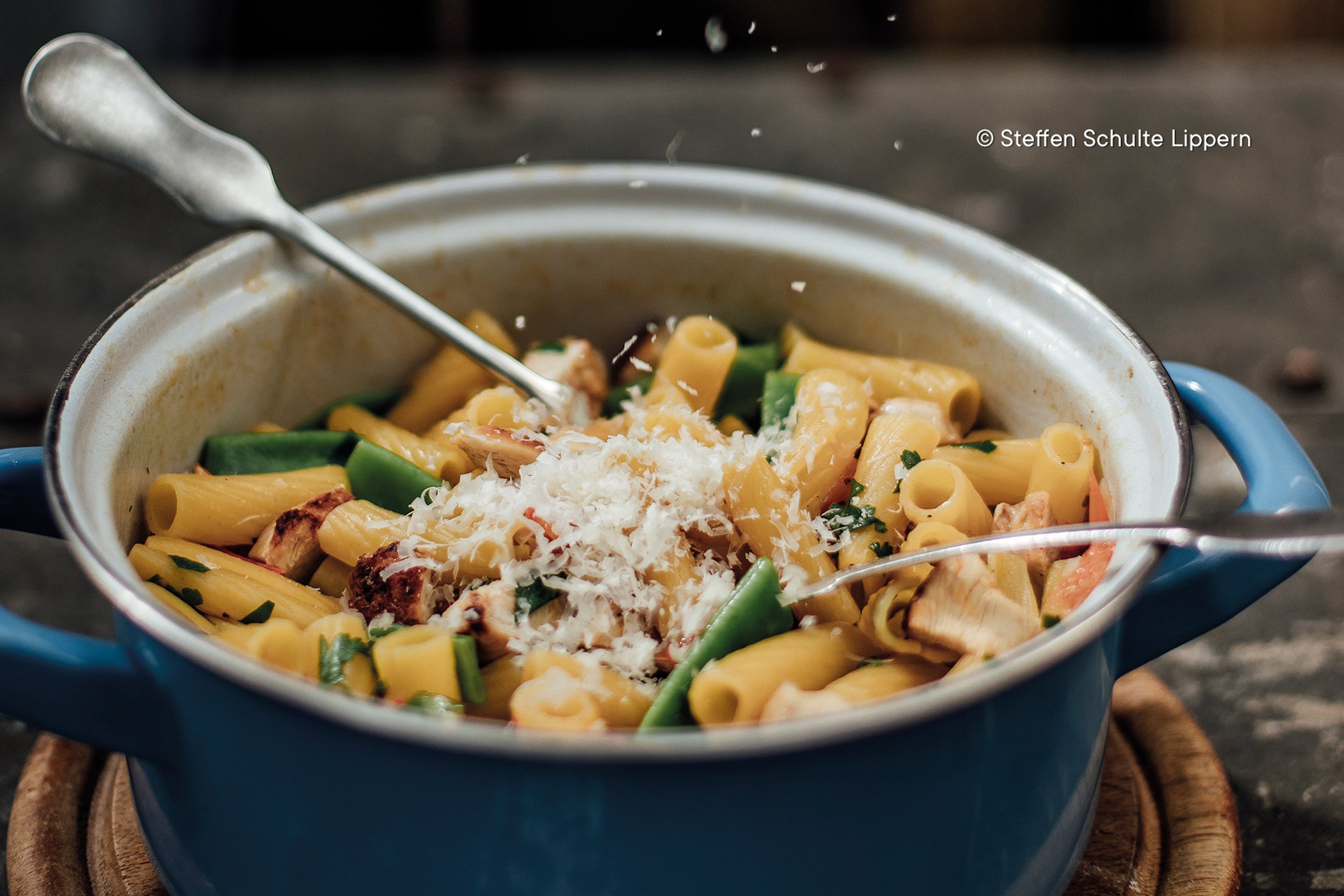 One-pot penne with chicken