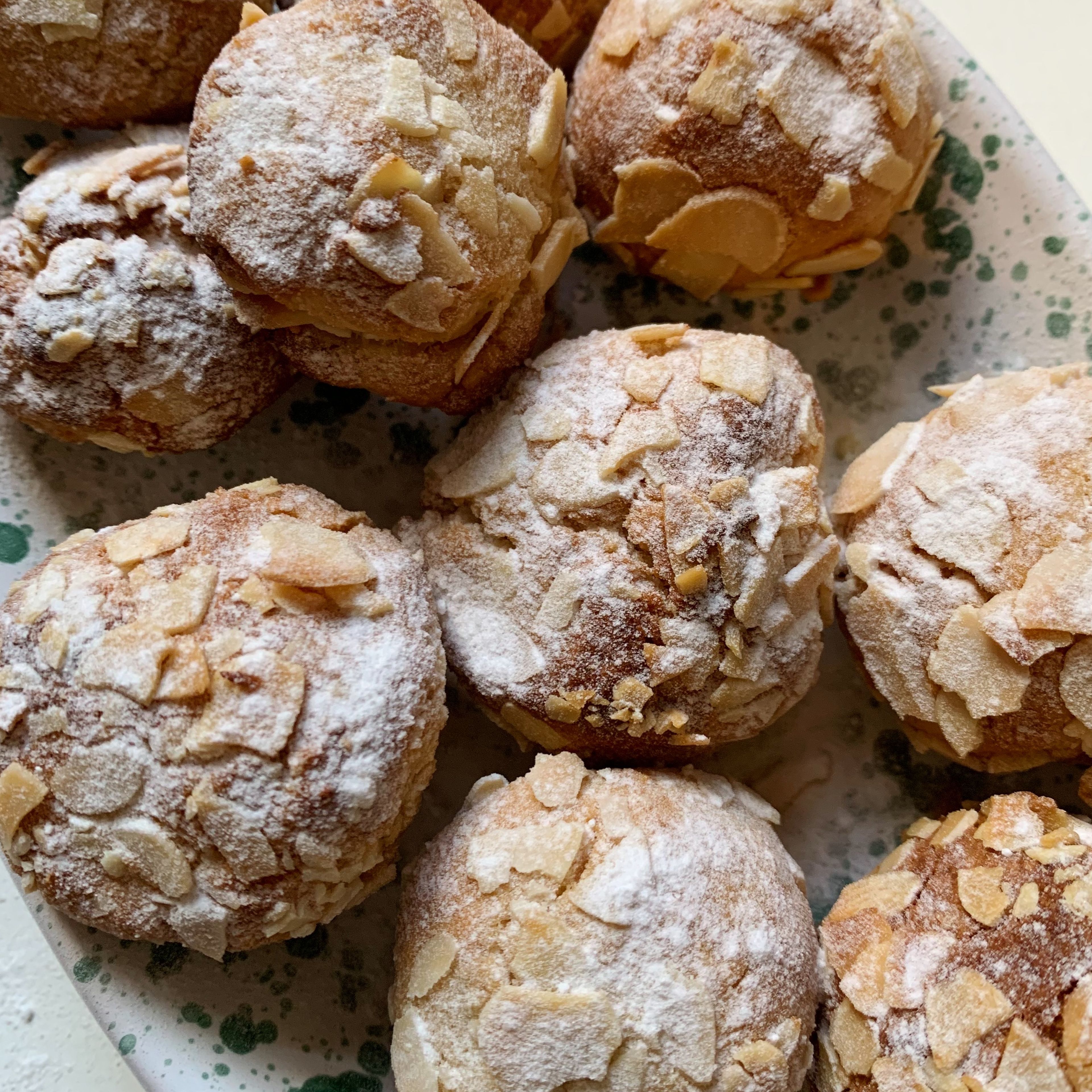 Mandorlini (Italian almond cookies)