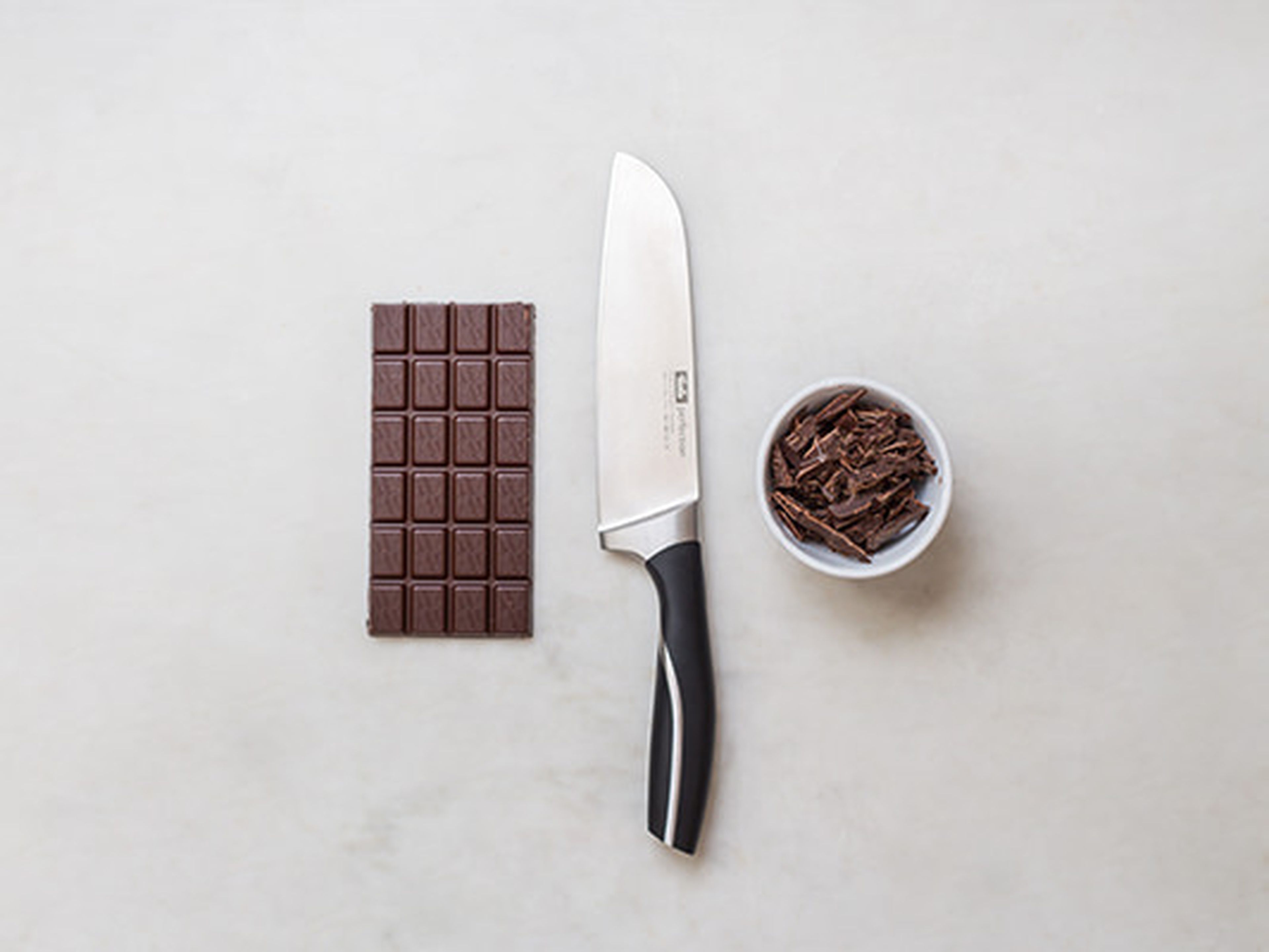 How to chop chocolate