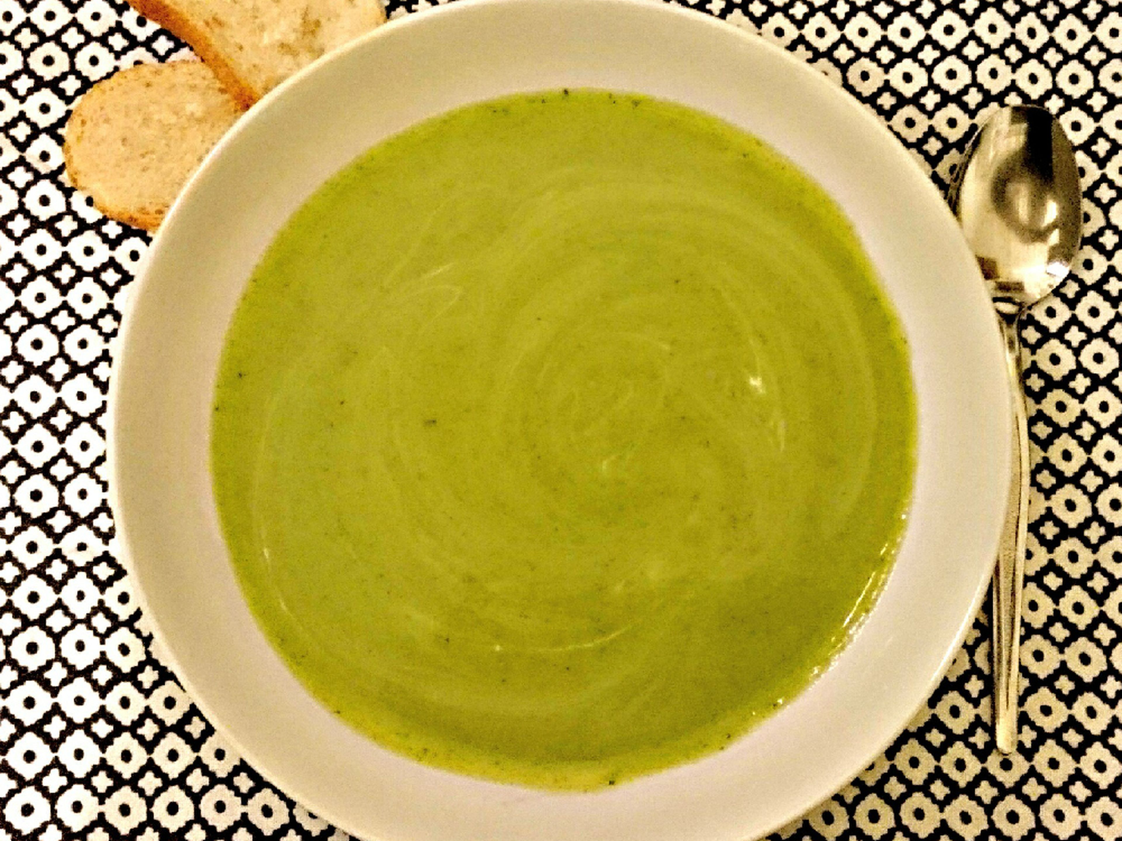 Leichte Brokkoli-Suppe