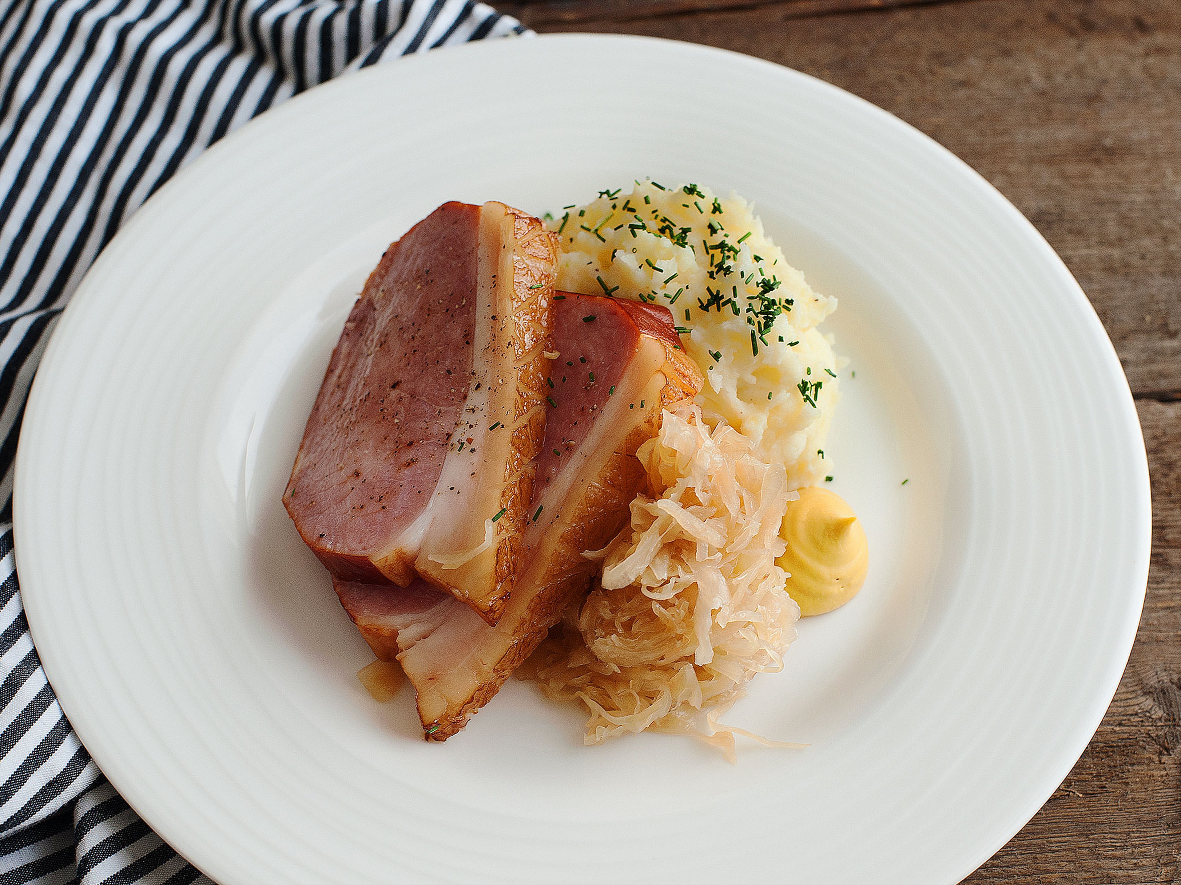 Sauerkraut mit Kassler und Kartoffelpüree