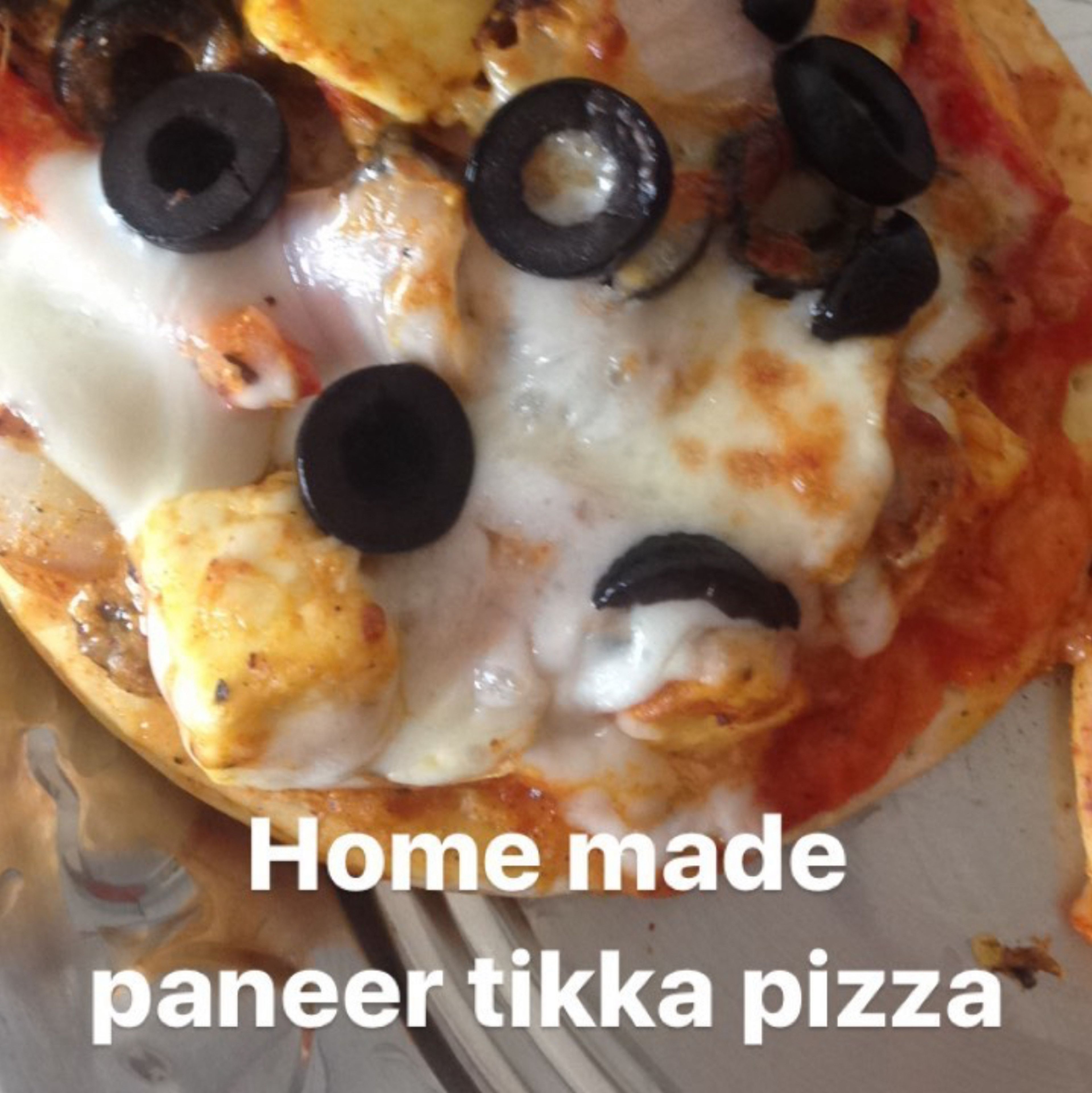 Mini paneer tikka pizza