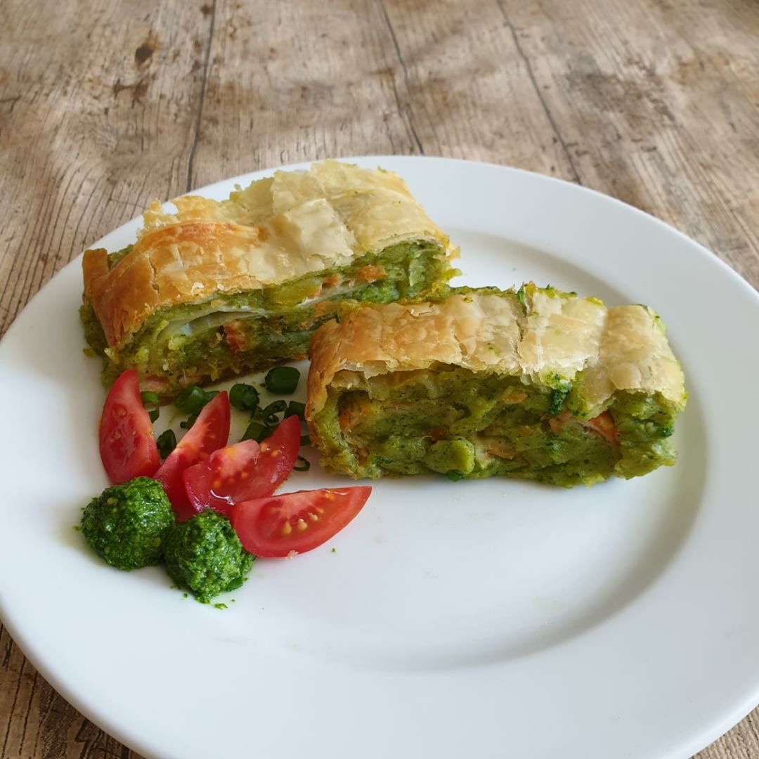 Bärlauch-Kartoffel-Strudel mit Räucherlachs aus dem Cookit