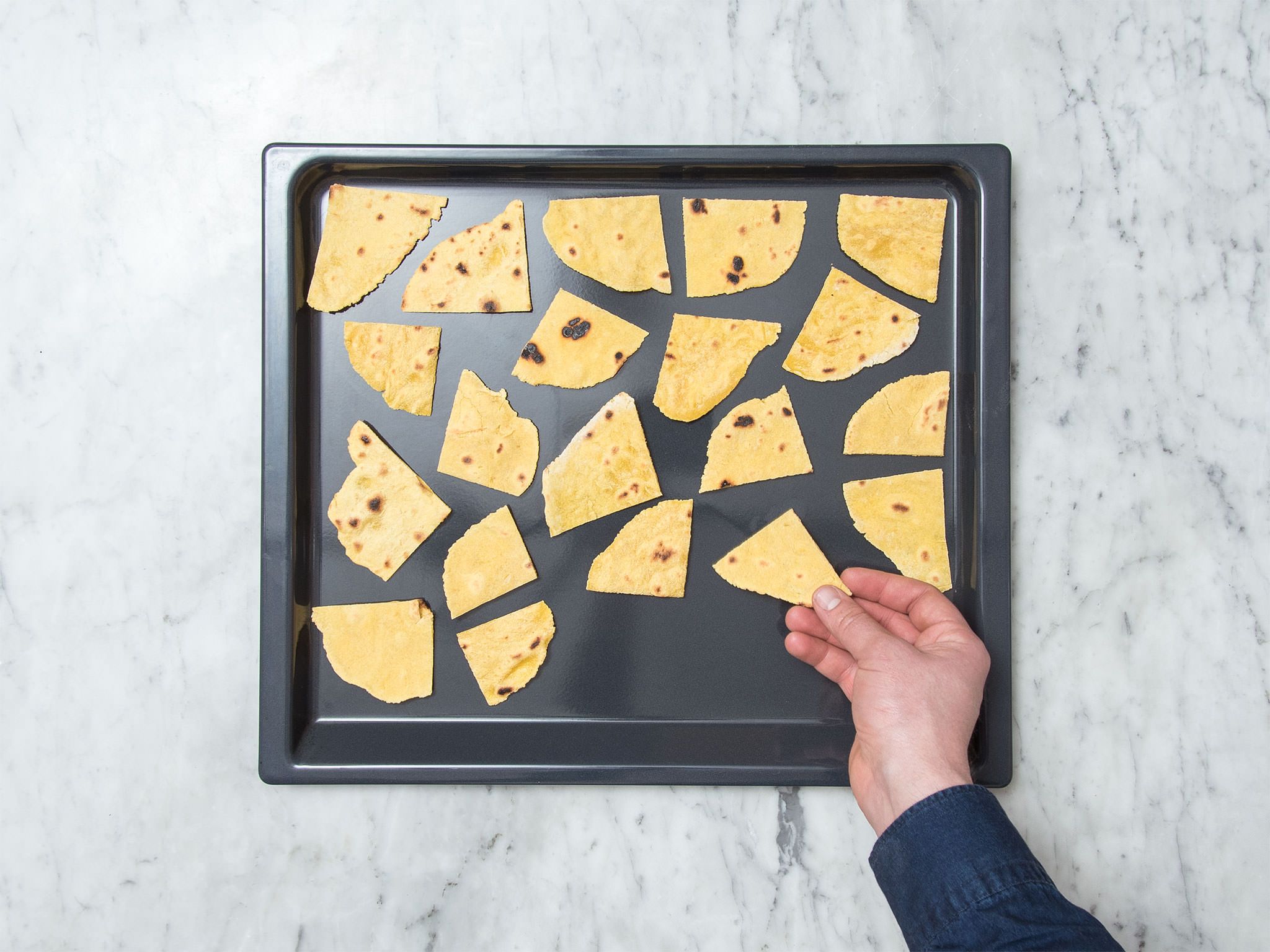 DIY Nachos mit Jalapeño-Käse-Dip | Rezept | Kitchen Stories