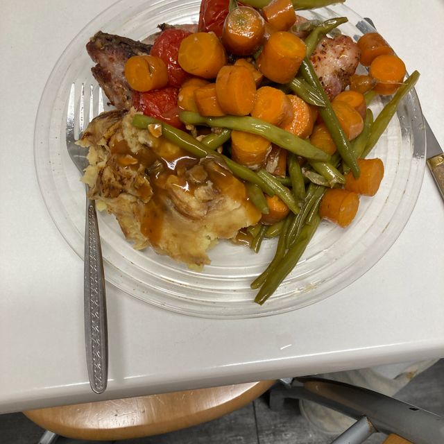 Hähnchen-Rouladen mit Camembert-Preiselbeer-Füllung | Rezept | Kitchen ...