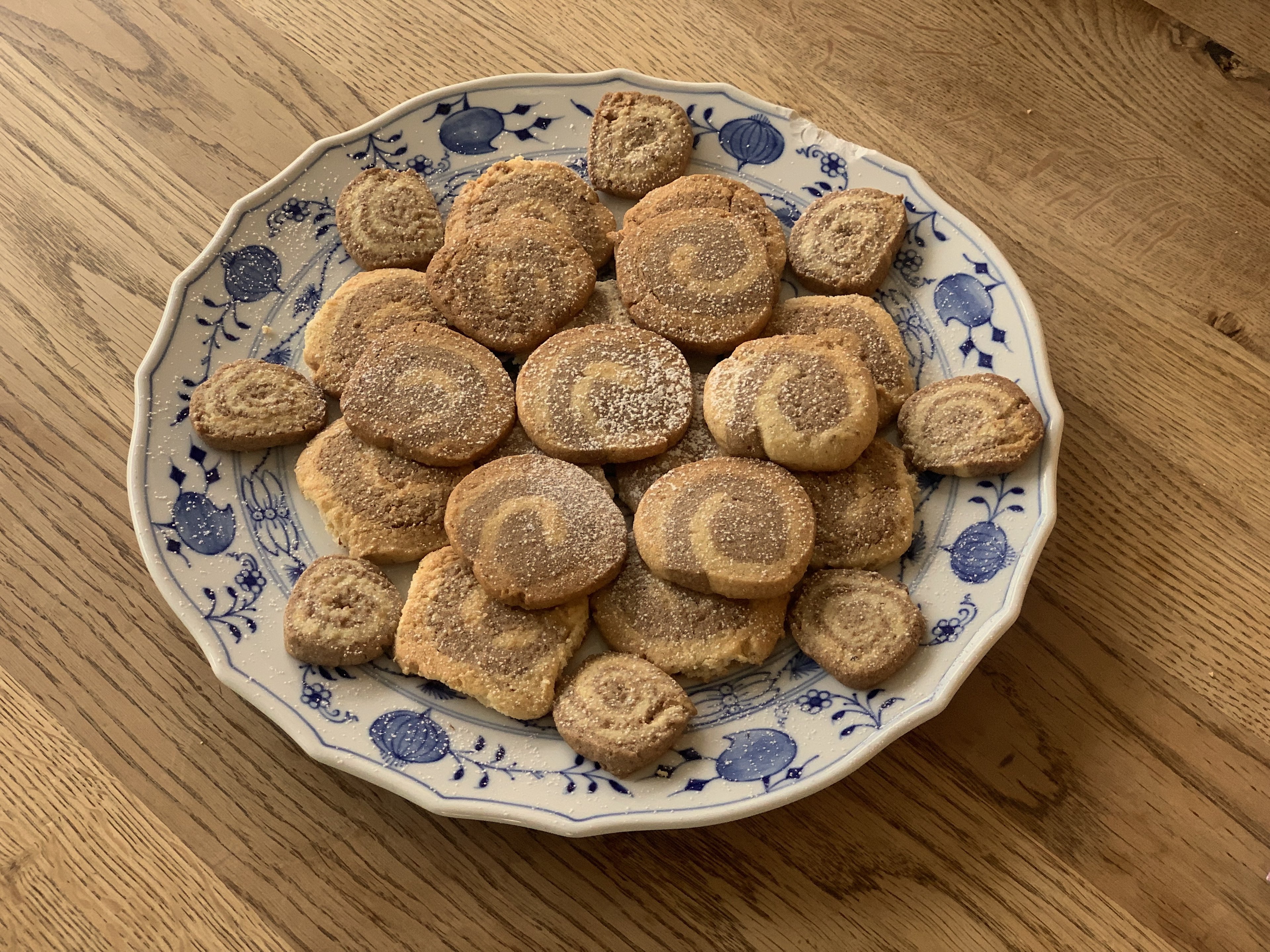 Cinnamon swirl christmas cookies