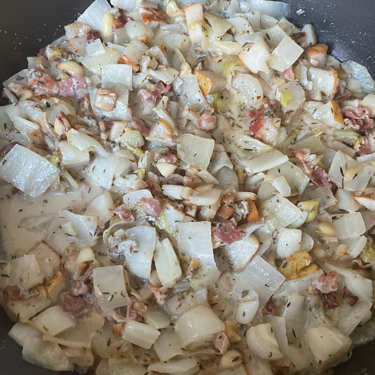 Chicorée mit Birne, Speck und Gorgonzola | Rezept | Kitchen Stories