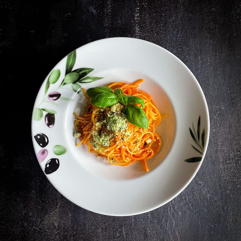 Spaghetti con crema di peperoni rossi