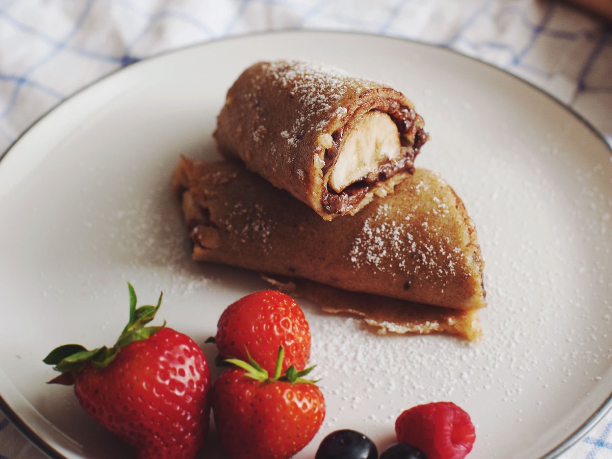 Gefüllter Vollkornpfannkuchen mit Banane und Schokolade | Rezept ...