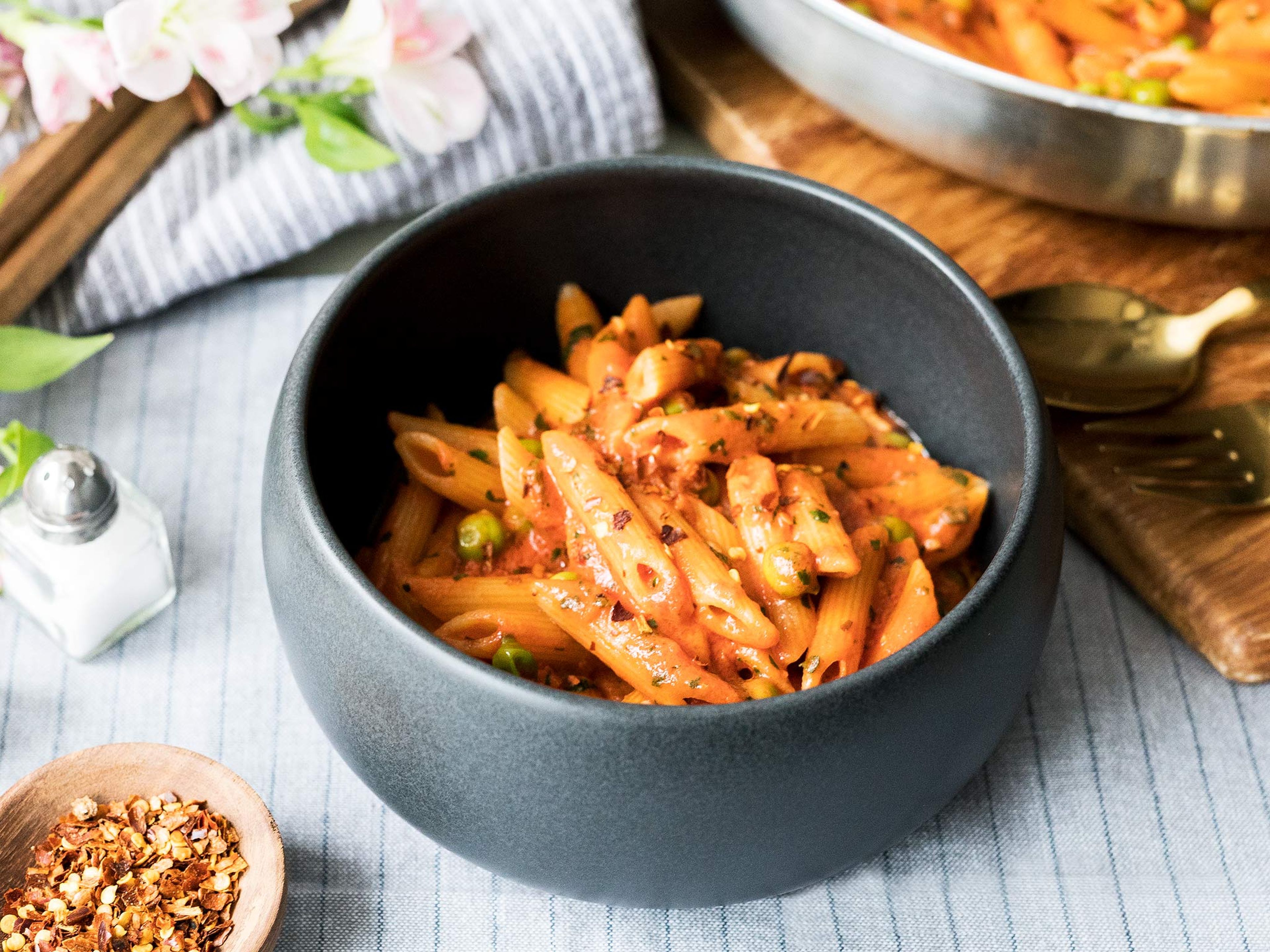 Penne alla vodka with peas