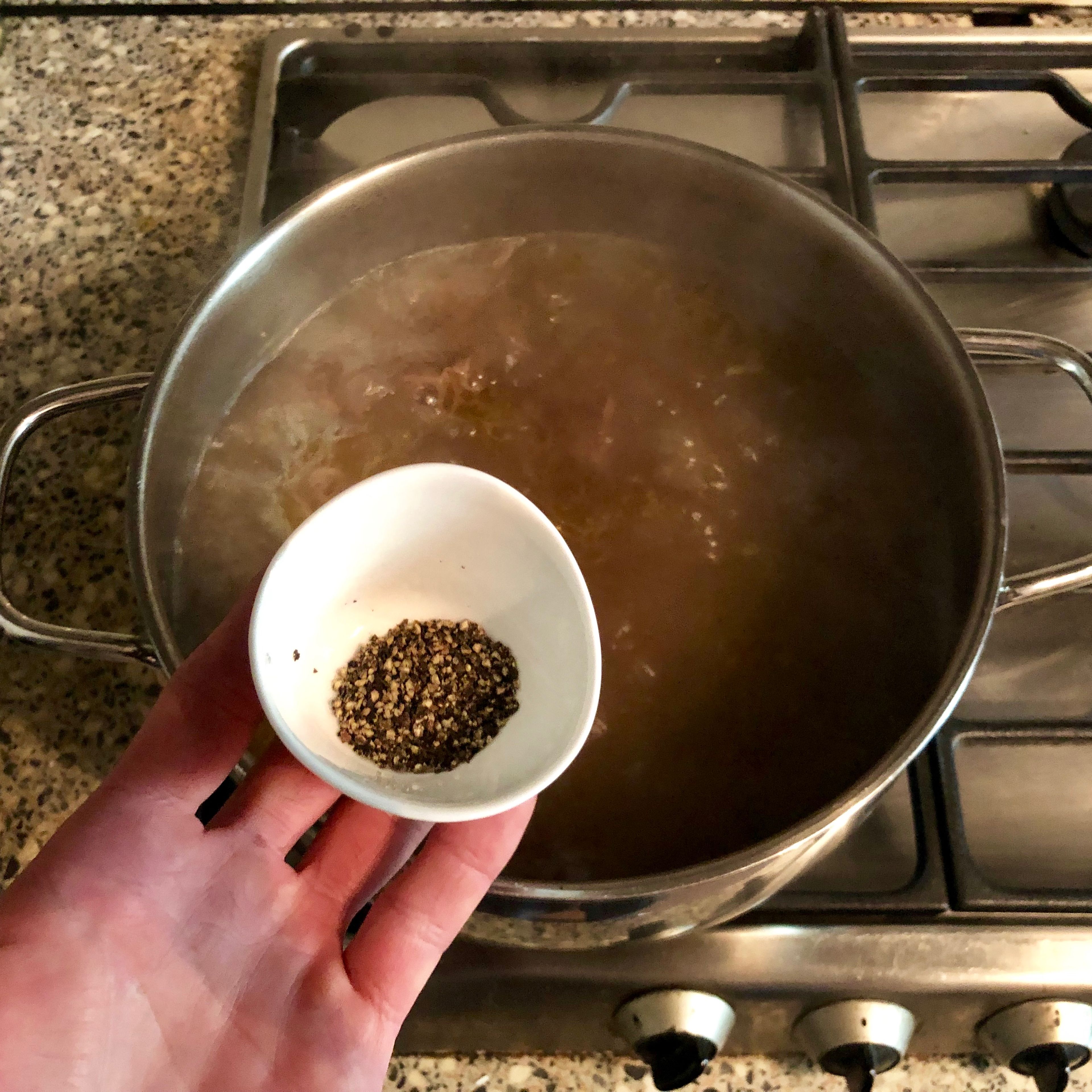 Add black pepper. Put the lid of the stockpot on and cook in a low heat for about 45 minutes. When it’s done, take off the heat and leave aside.