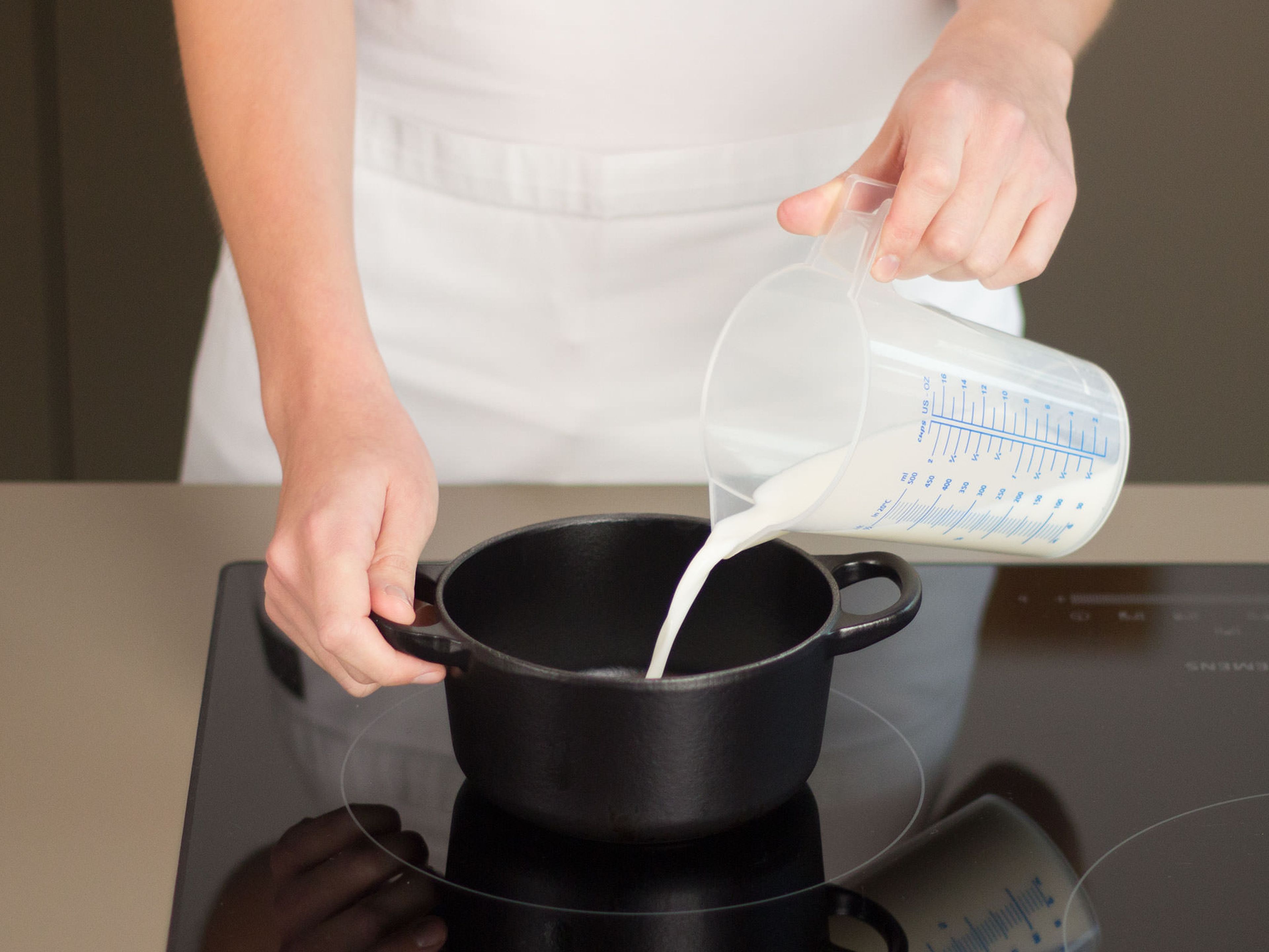 In a small saucepan, heat milk over medium heat for approx. 2 – 3 min. until it begins to froth.