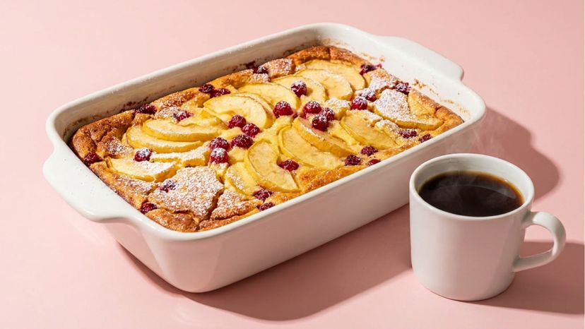 Süßer Grießauflauf mit Hüttenkäse und gebackenen Äpfeln