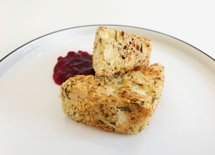 Brie mit Mandel-Rosmarin-Panade