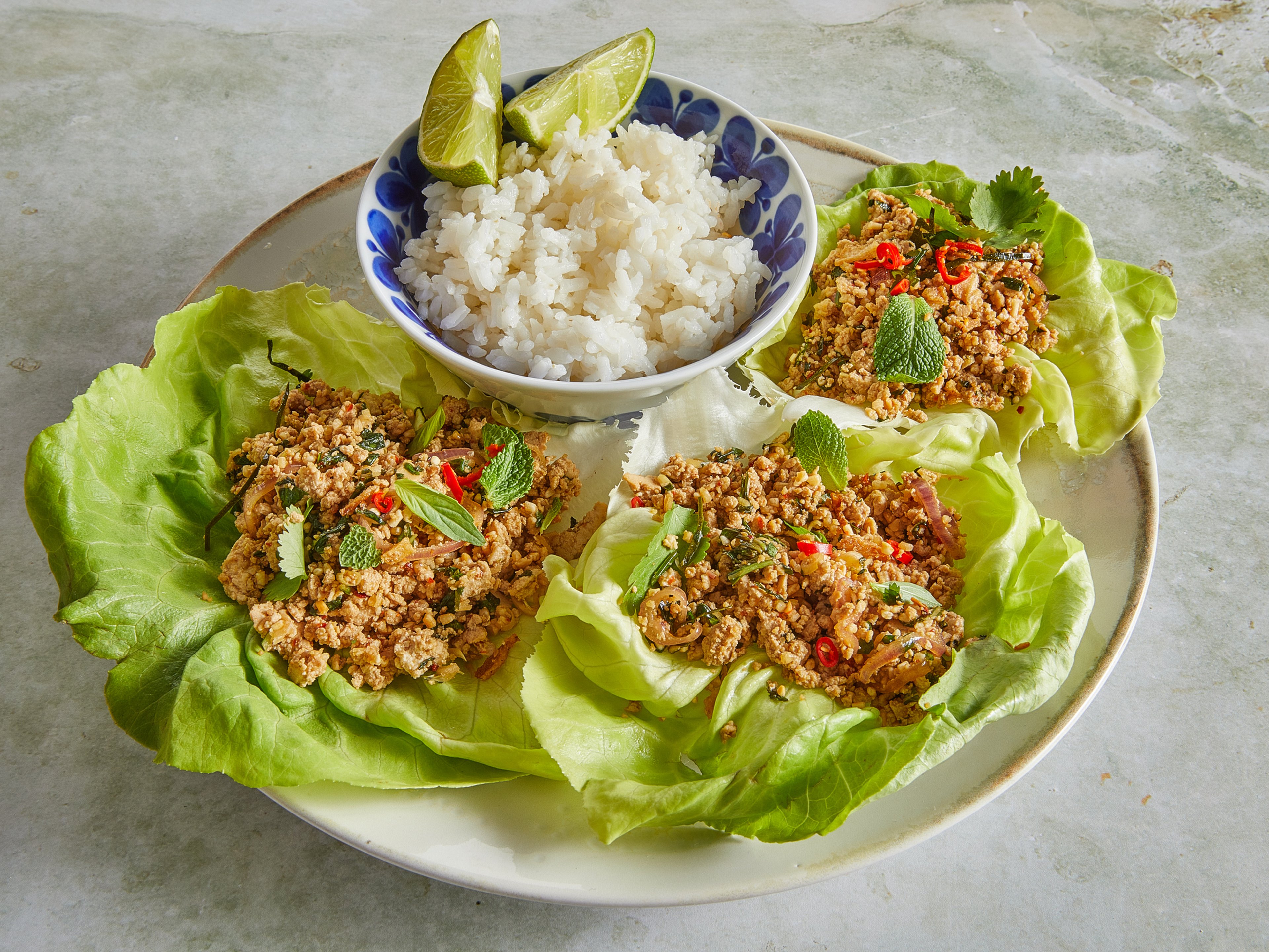 Tofusalat nach südostasiatischer Art (Larb Tofu)