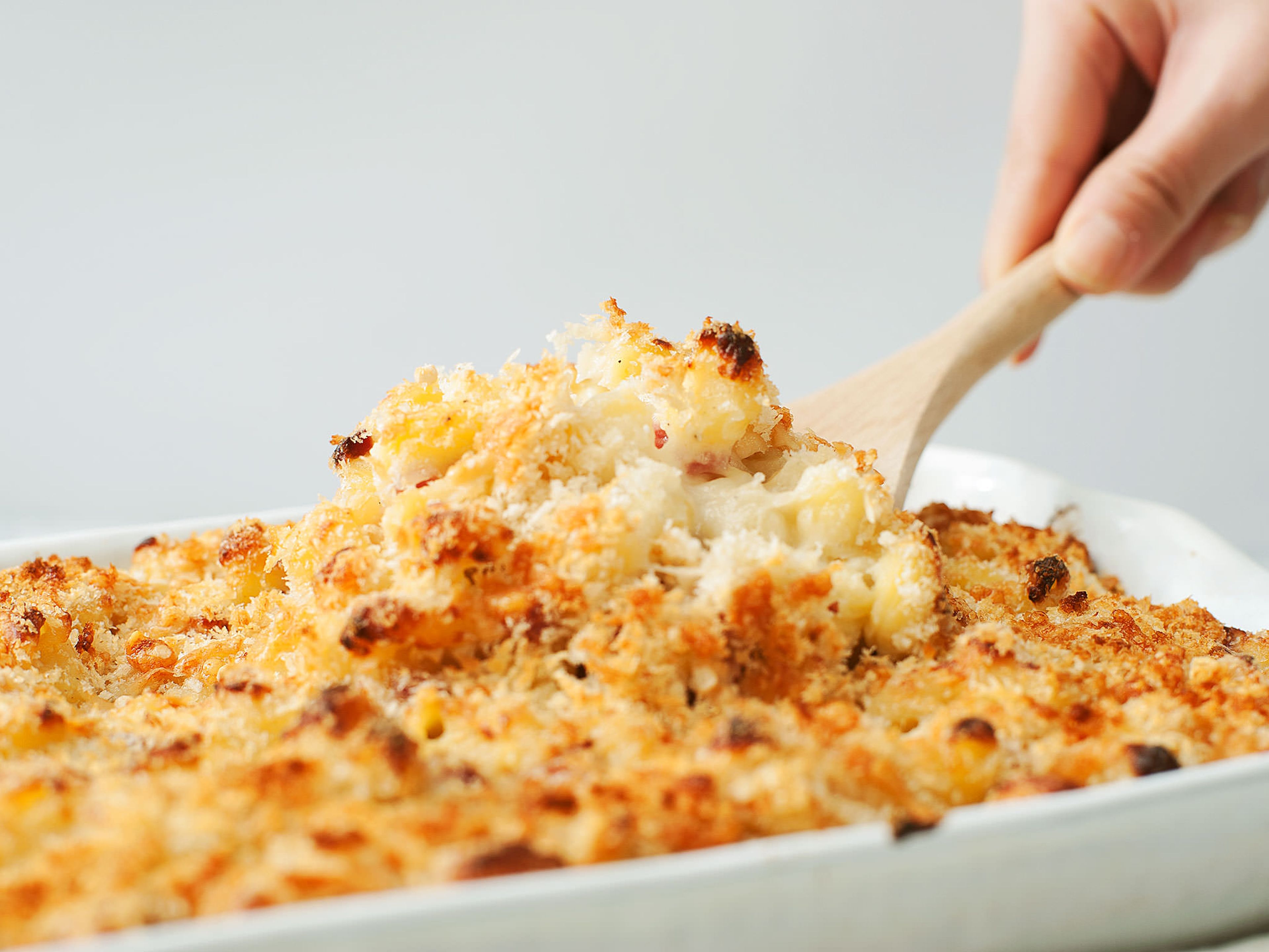 Crispy oven-baked mac & cheese