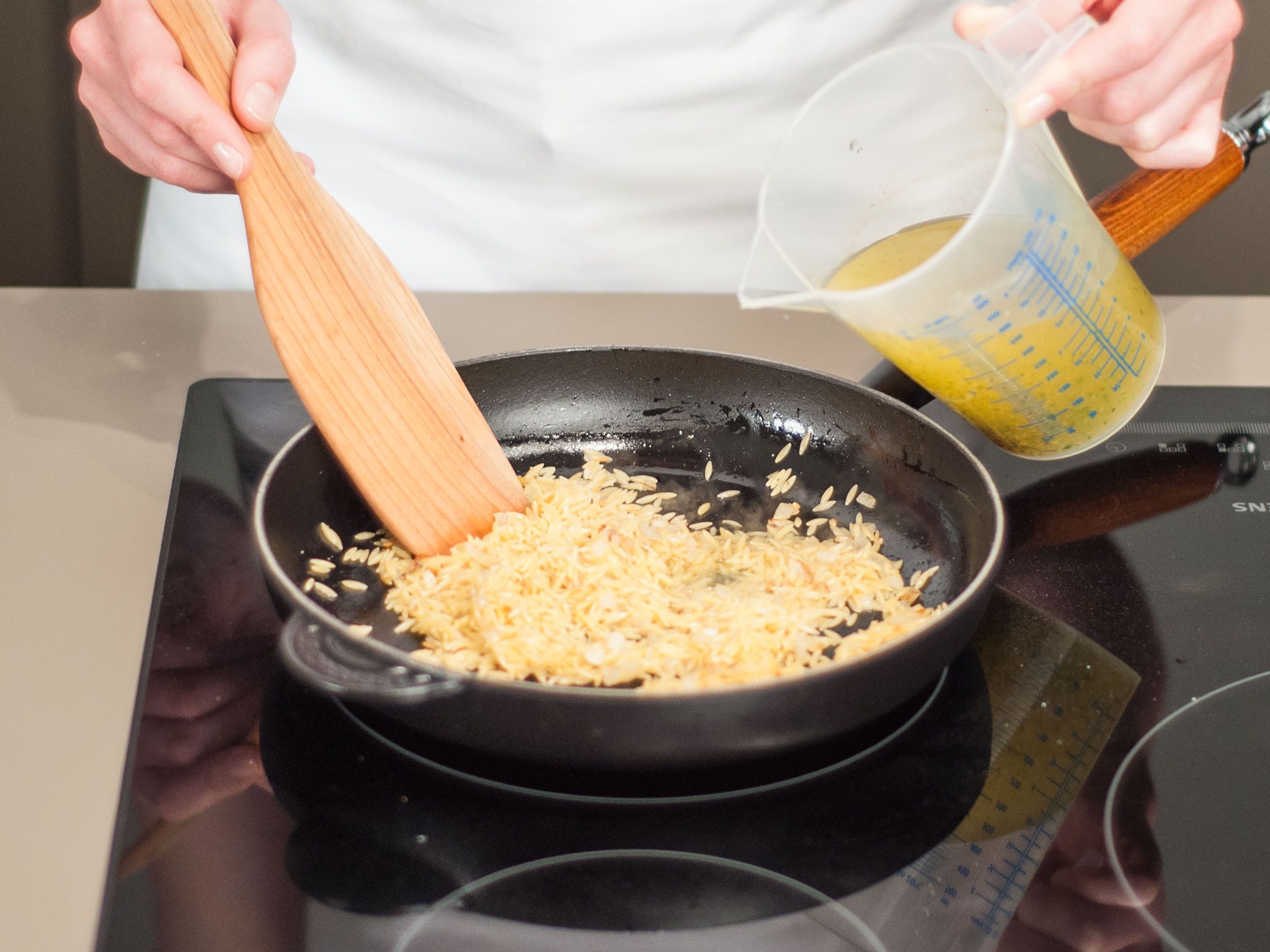 One-pot pasta with orzo and shrimp | Recipe | Kitchen Stories