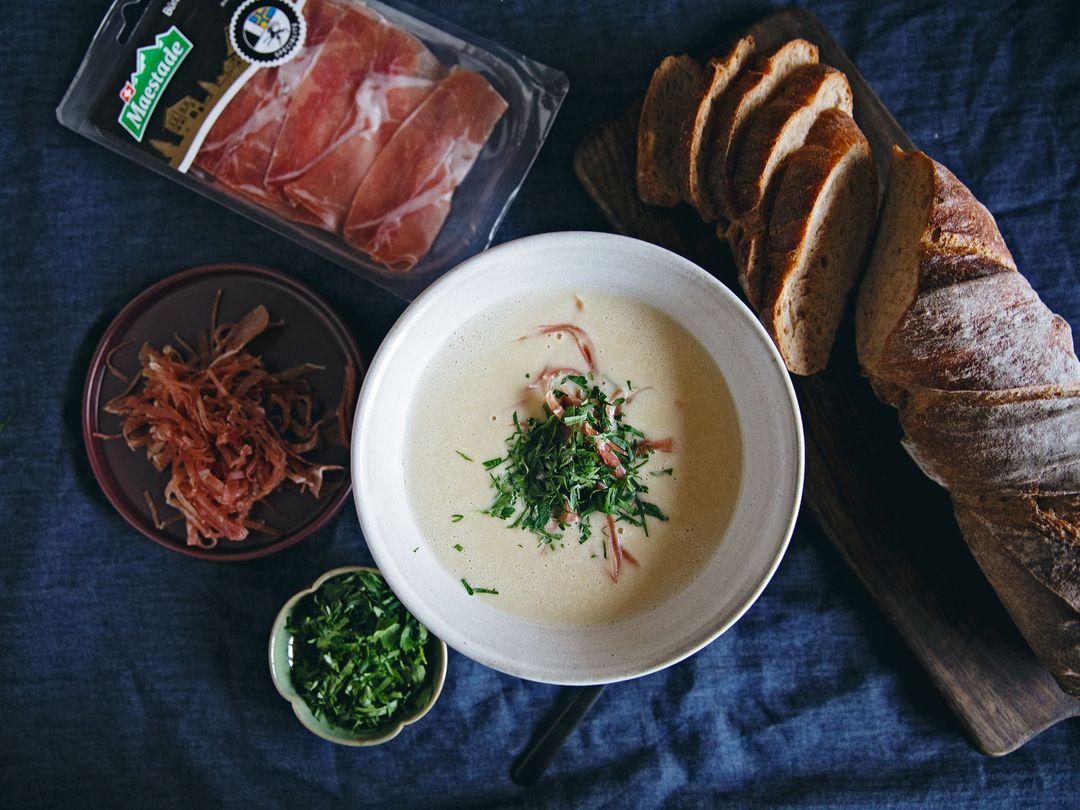 Creamy celery root and riesling soup with smoked ham