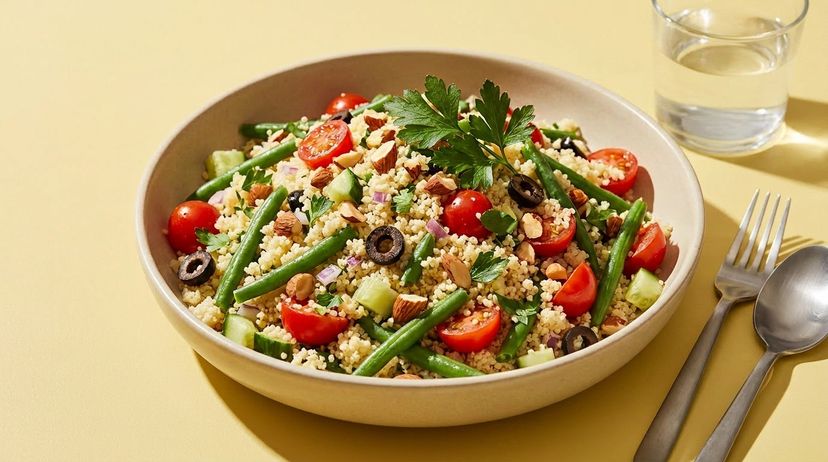 Couscous-Salat mit grünen Bohnen und Zitronen-Dressing